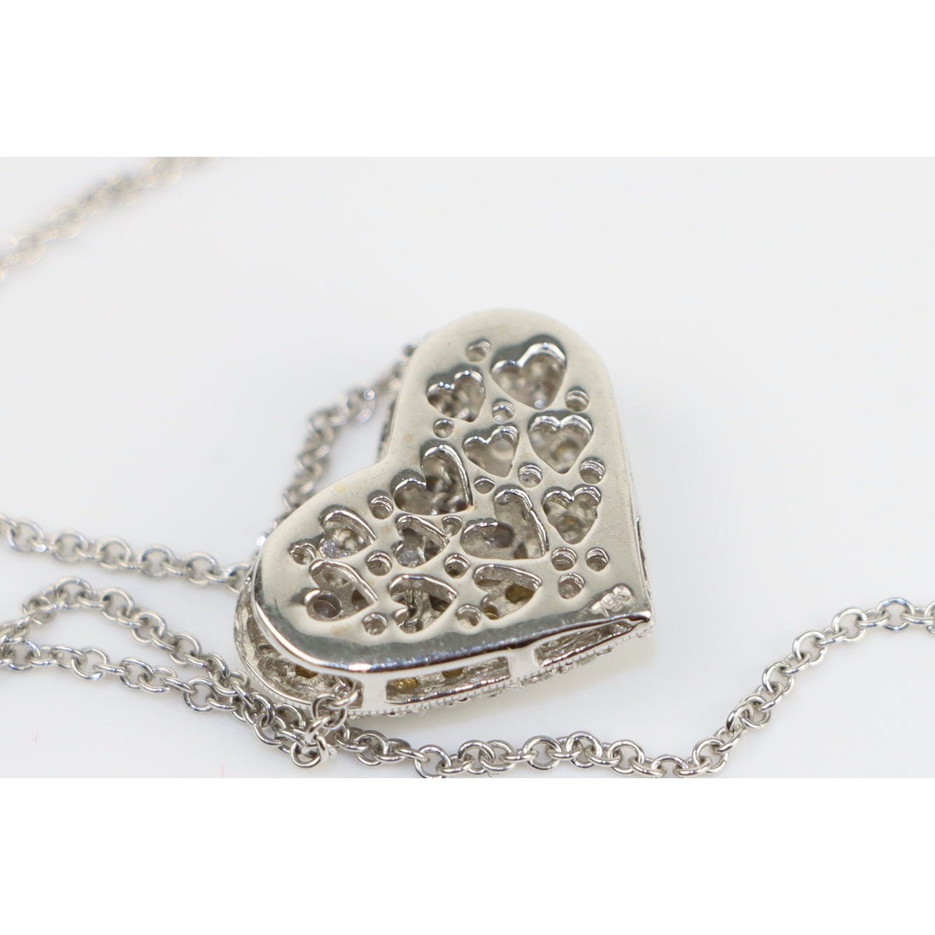 18K White Gold Diamond Pave Heart Pendant Necklace