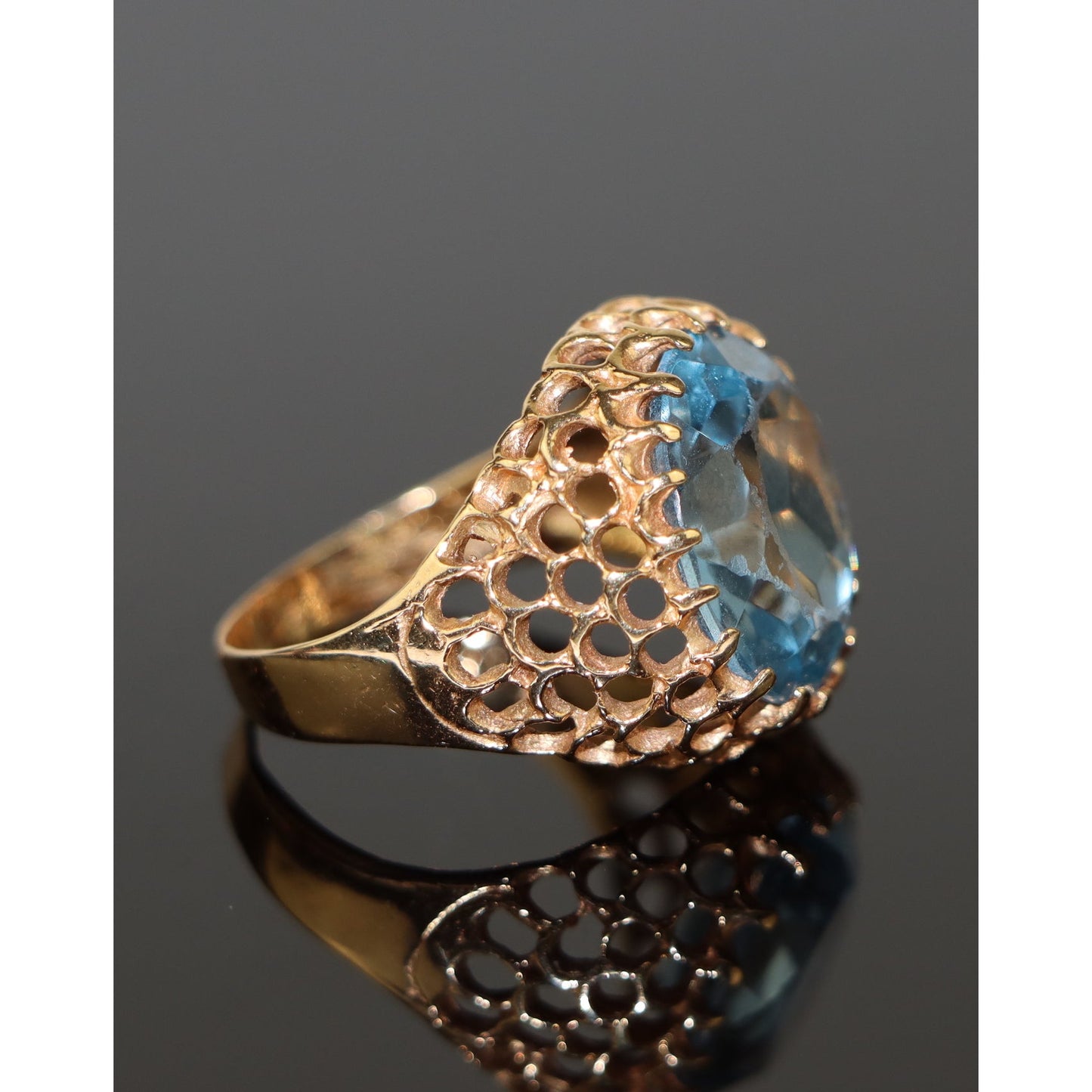 Vintage 18K Gold Topaz Ring