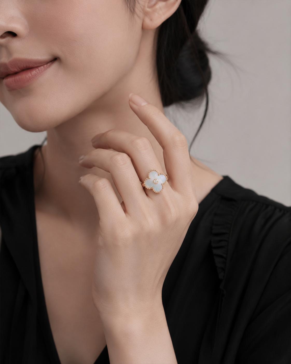 VCA 18K Gold  Alhambra Pearl Diamond Ring