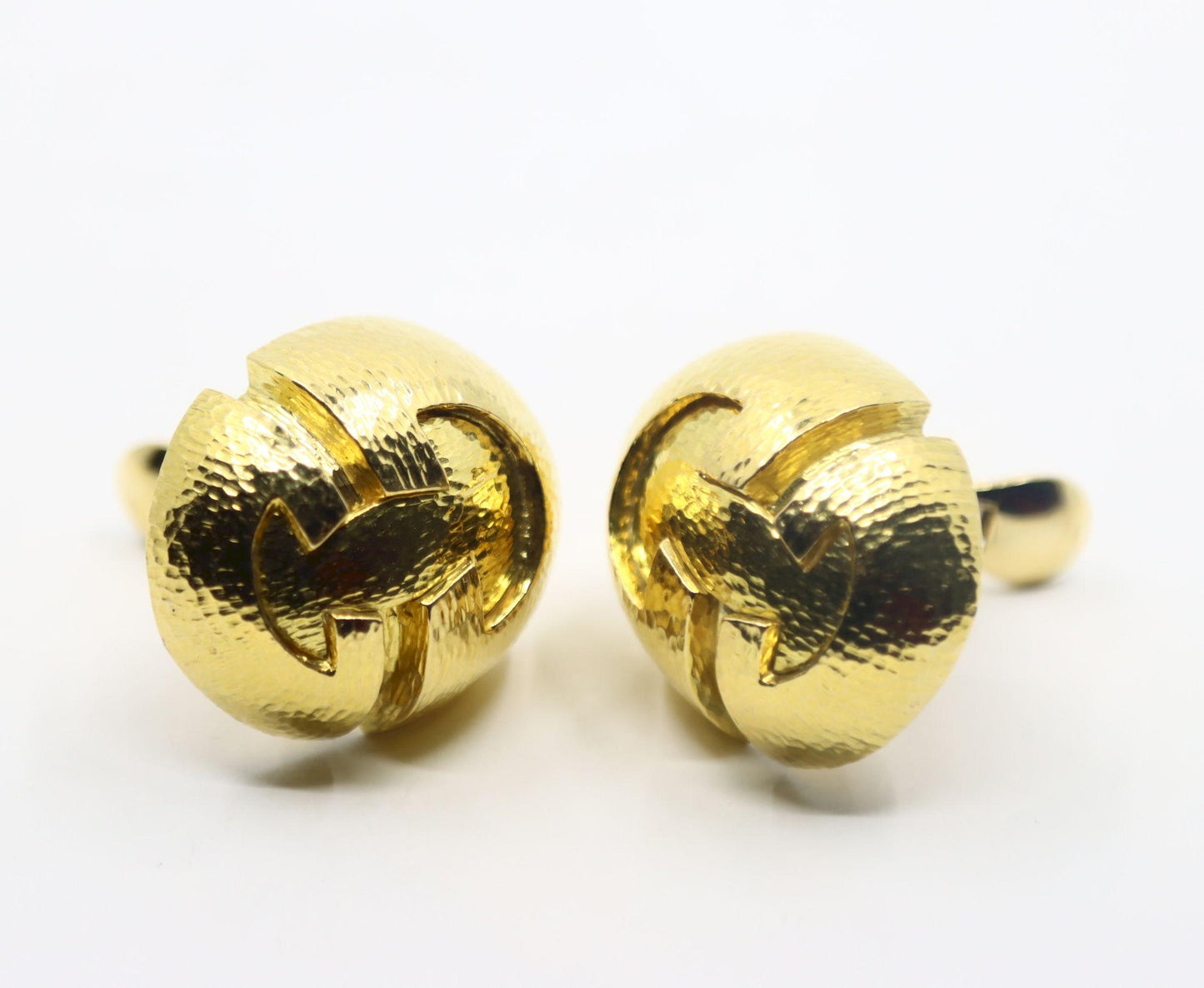 Vintage David Webb 18K Gold Textured Earring