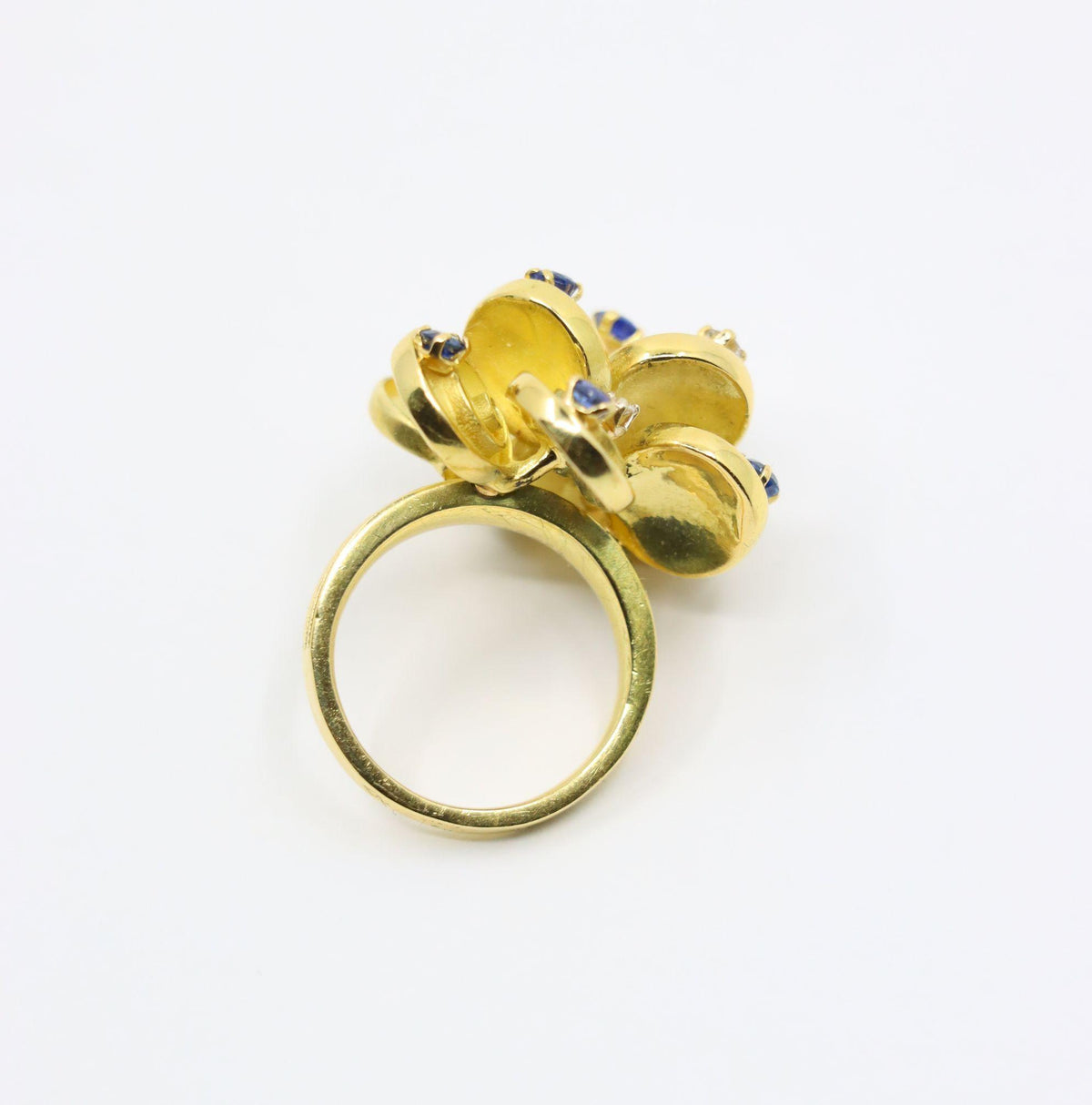 Vintage Boucheron Paris 18K Gold Diamonds Sapphire Flower Ring