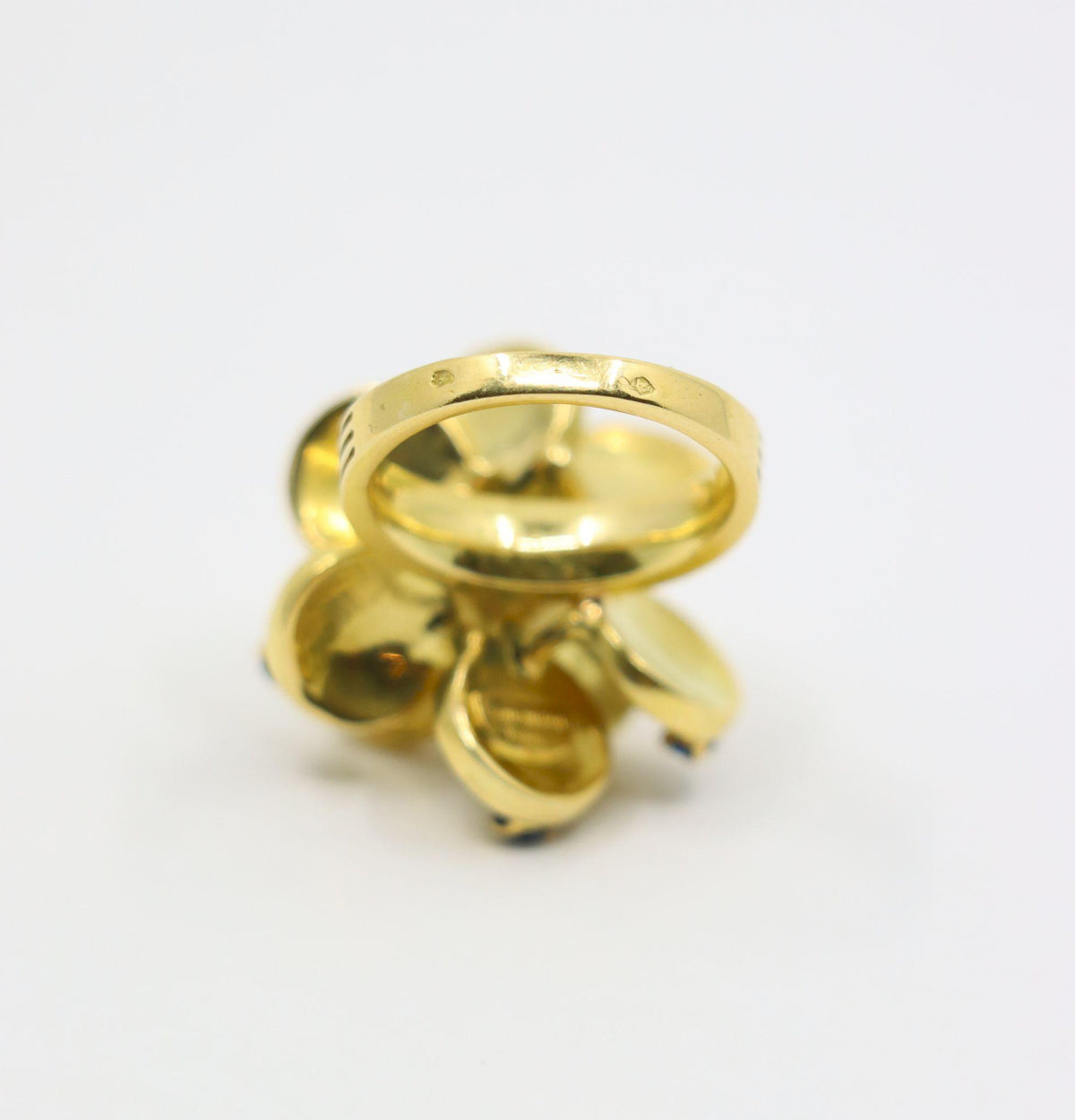 Vintage Boucheron Paris 18K Gold Diamonds Sapphire Flower Ring