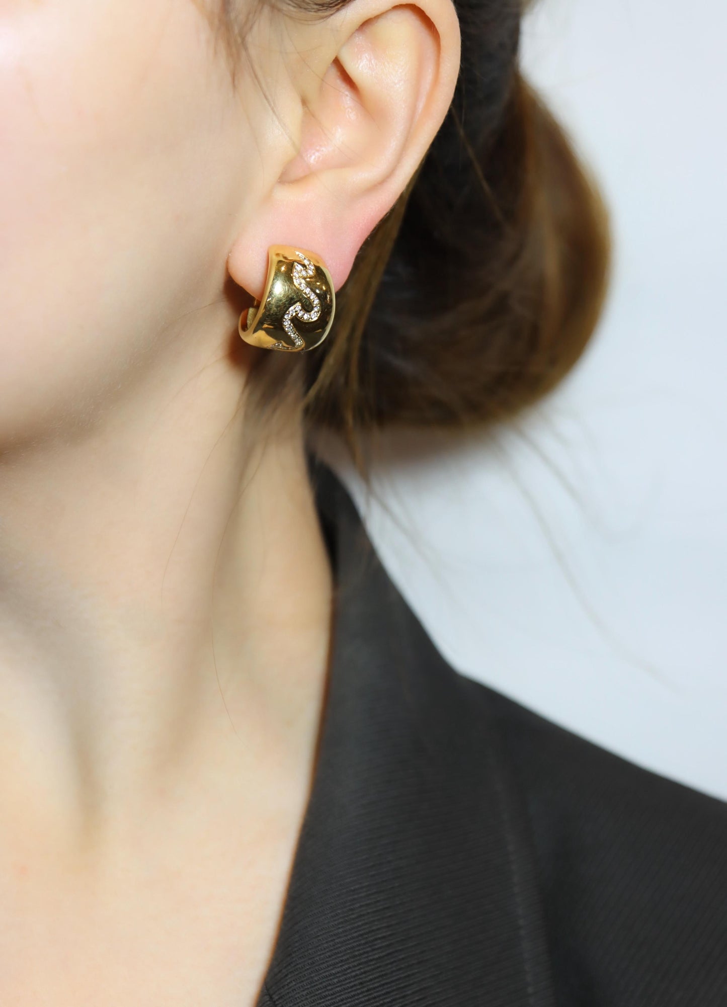 Van Cleef & Appels  18K Gold Diamond Hoop Earrings