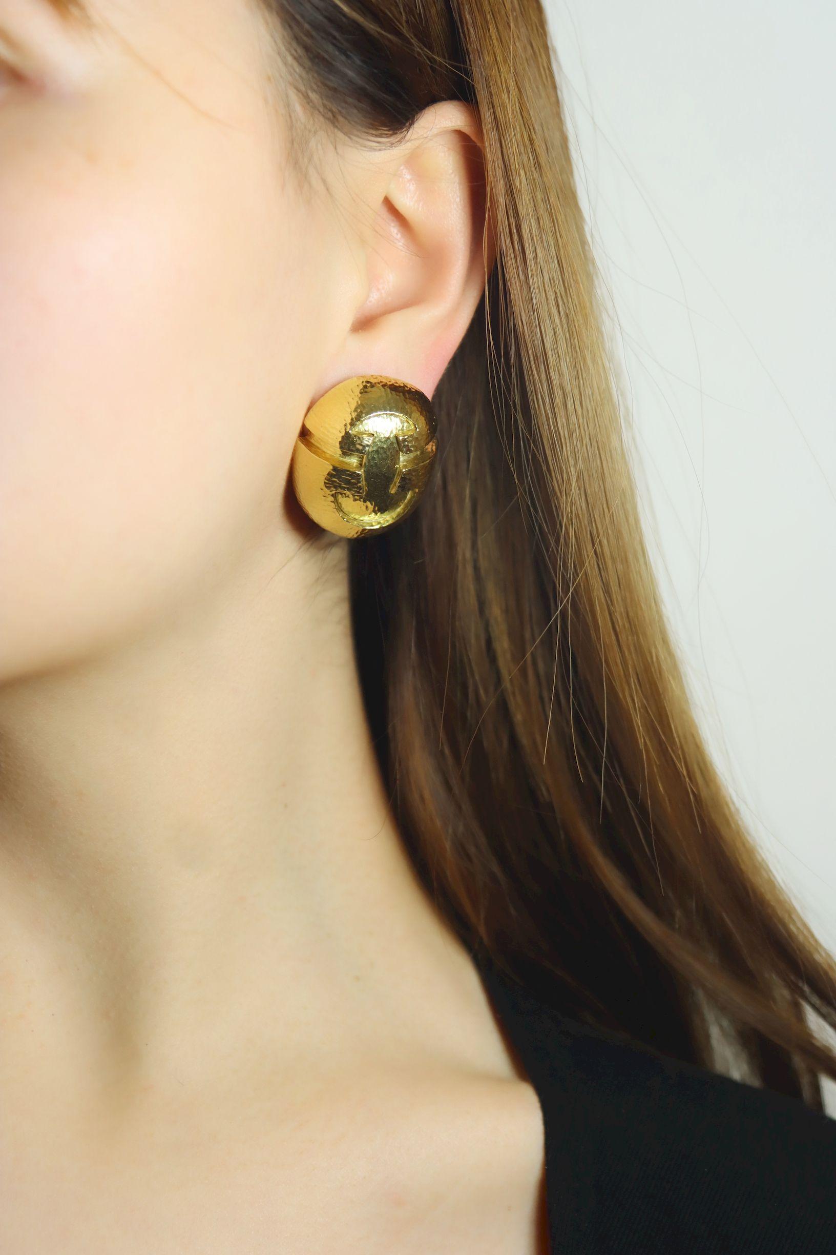 Vintage David Webb 18K Gold Textured Earring