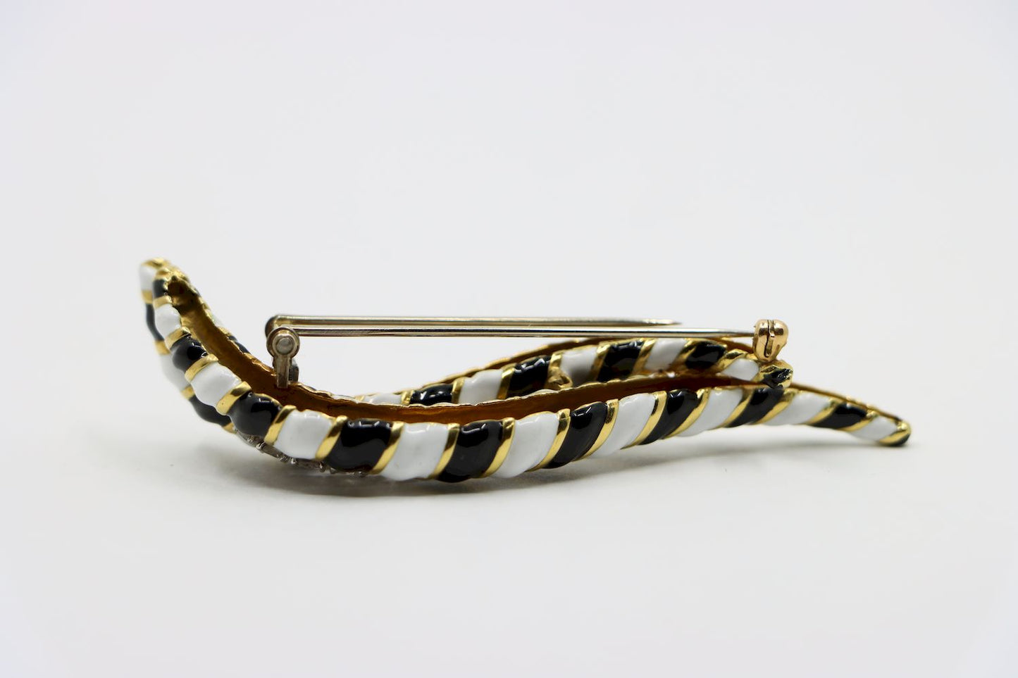 D.Webb 18K Gold Zebra Enamel Diamond Brooch