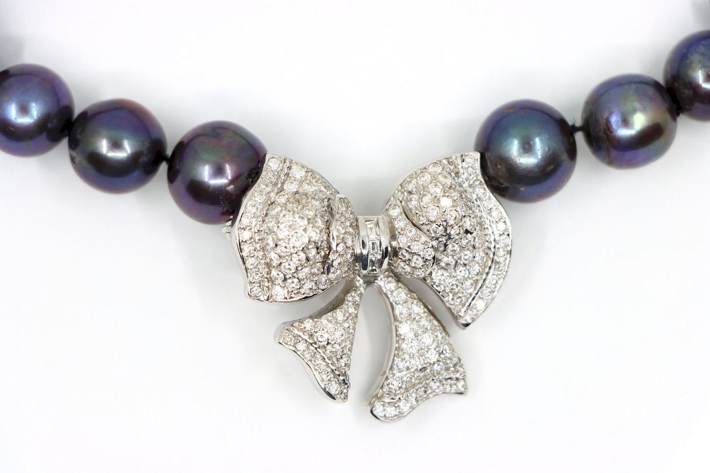 18K White Gold Diamond Bow Tie Brooch Black Pearl Necklace