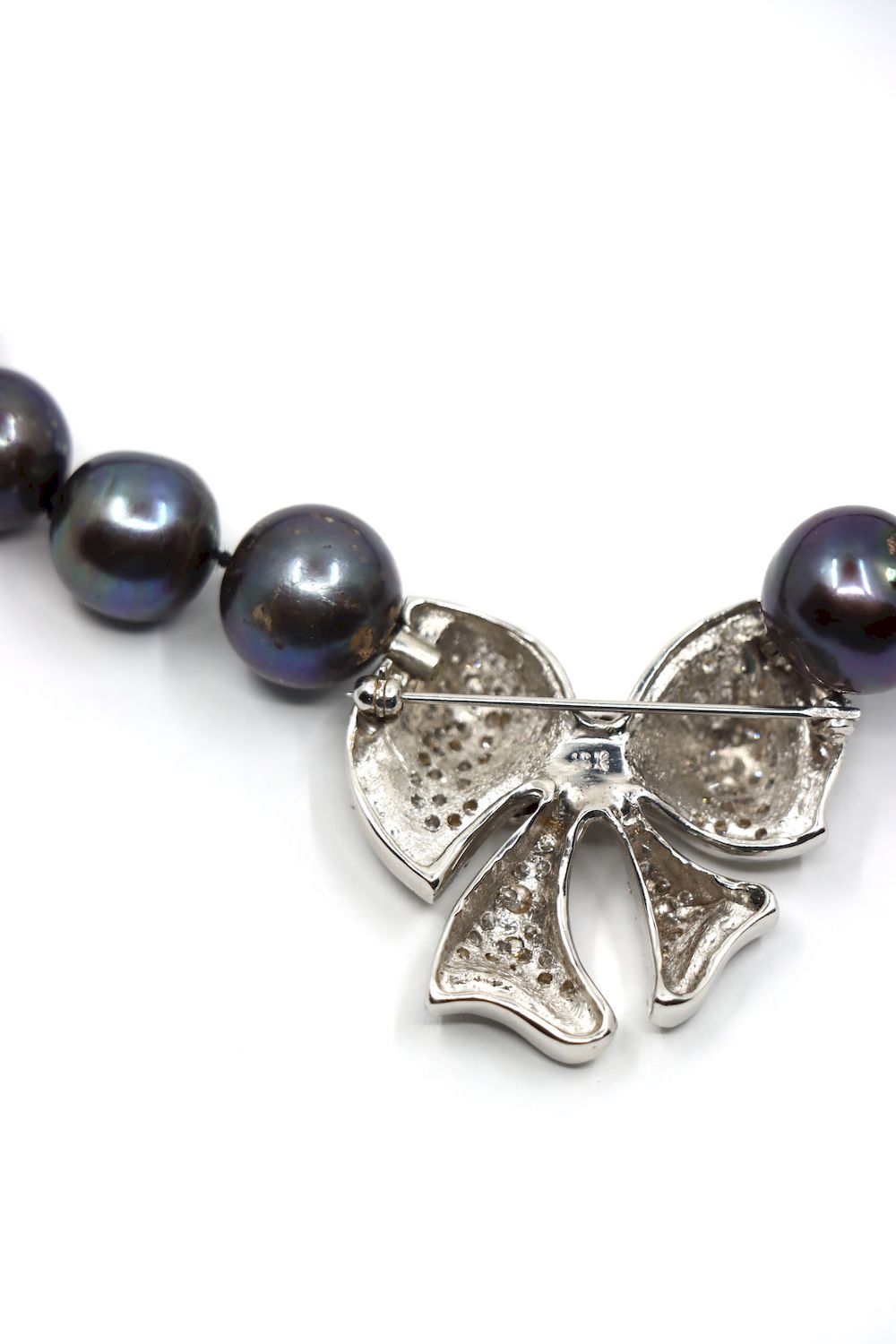 18K White Gold Diamond Bow Tie Brooch Black Pearl Necklace