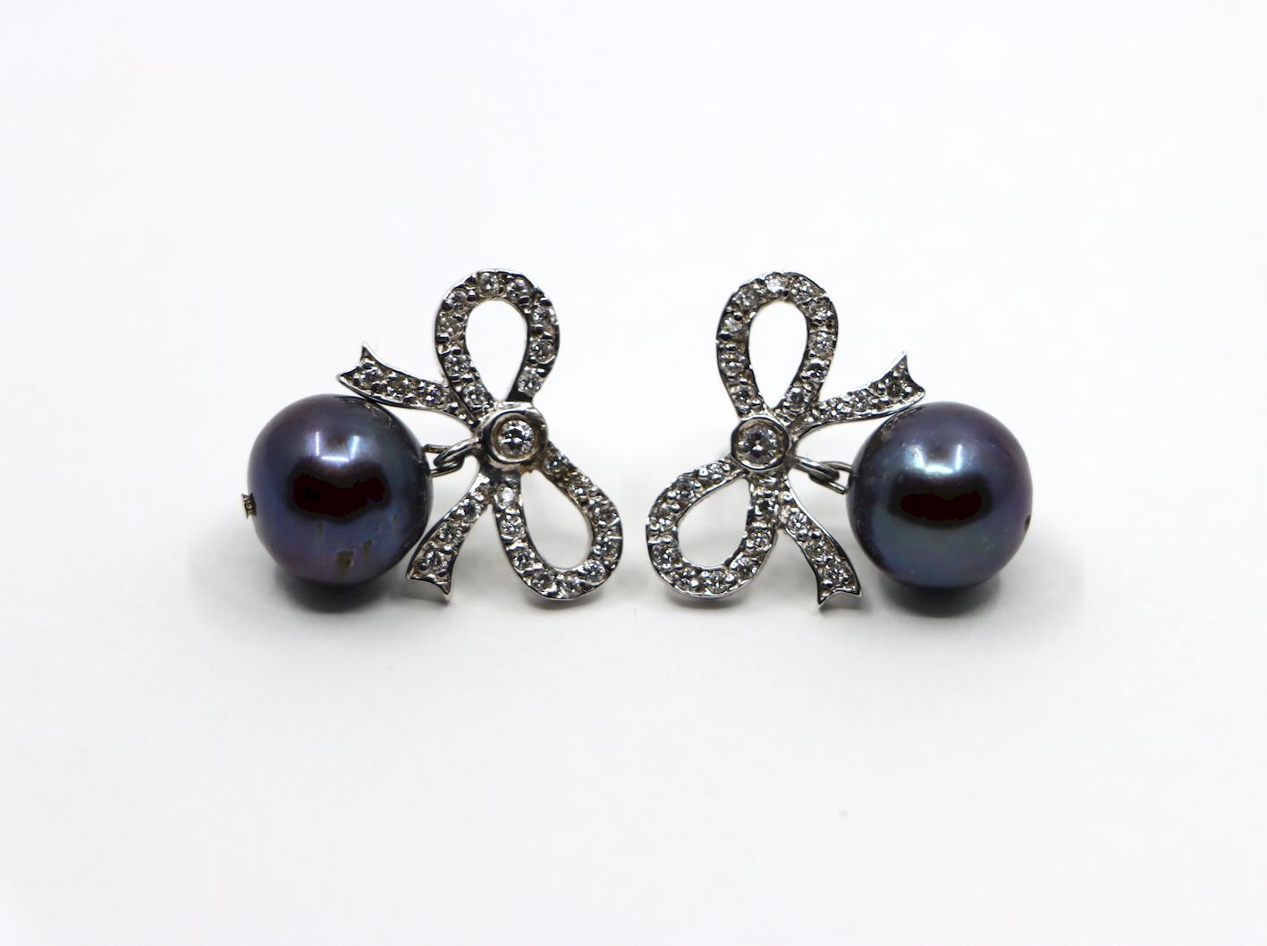 18K White Gold Diamond Bow Tie Black Pearl Earrings