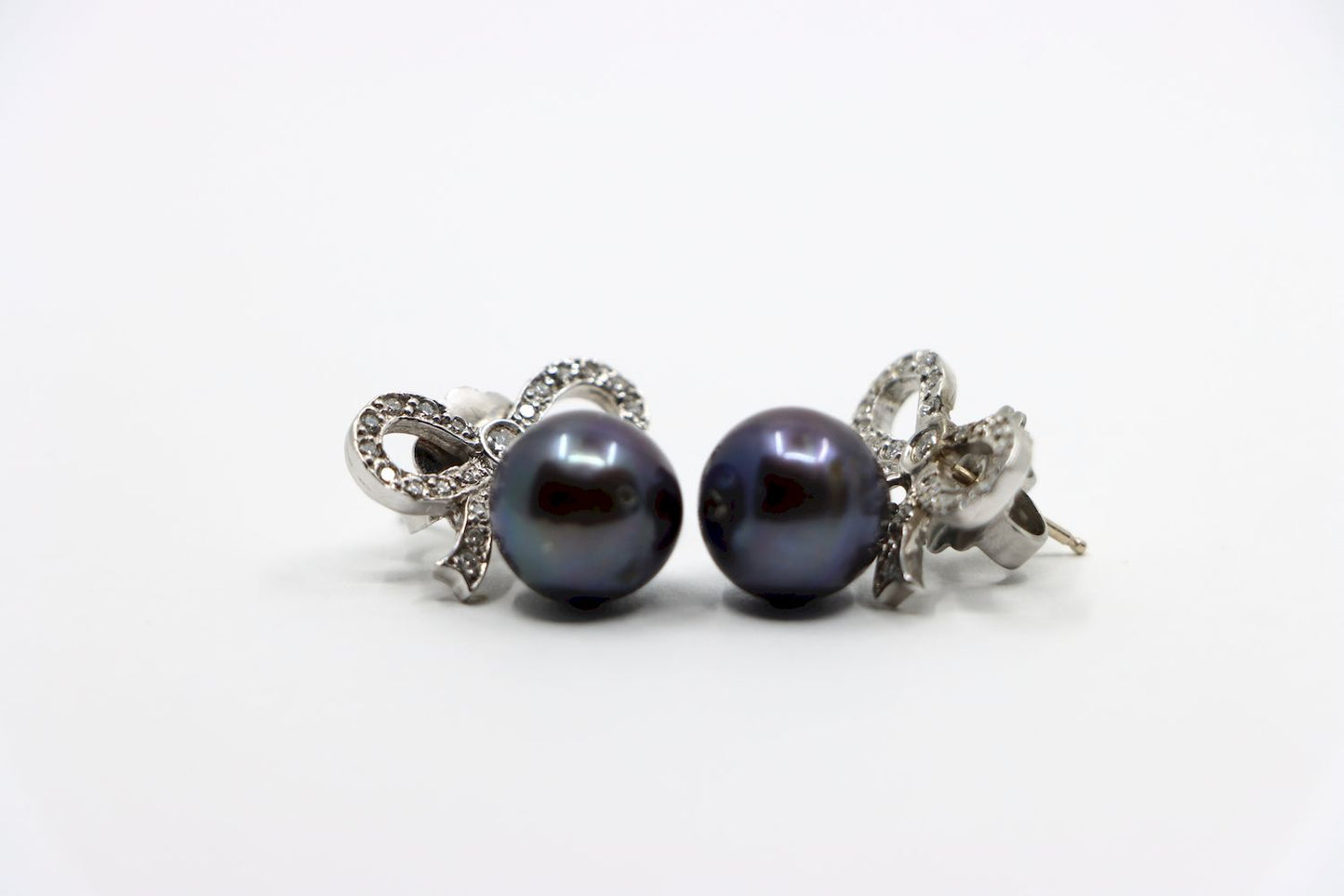 18K White Gold Diamond Bow Tie Black Pearl Earrings