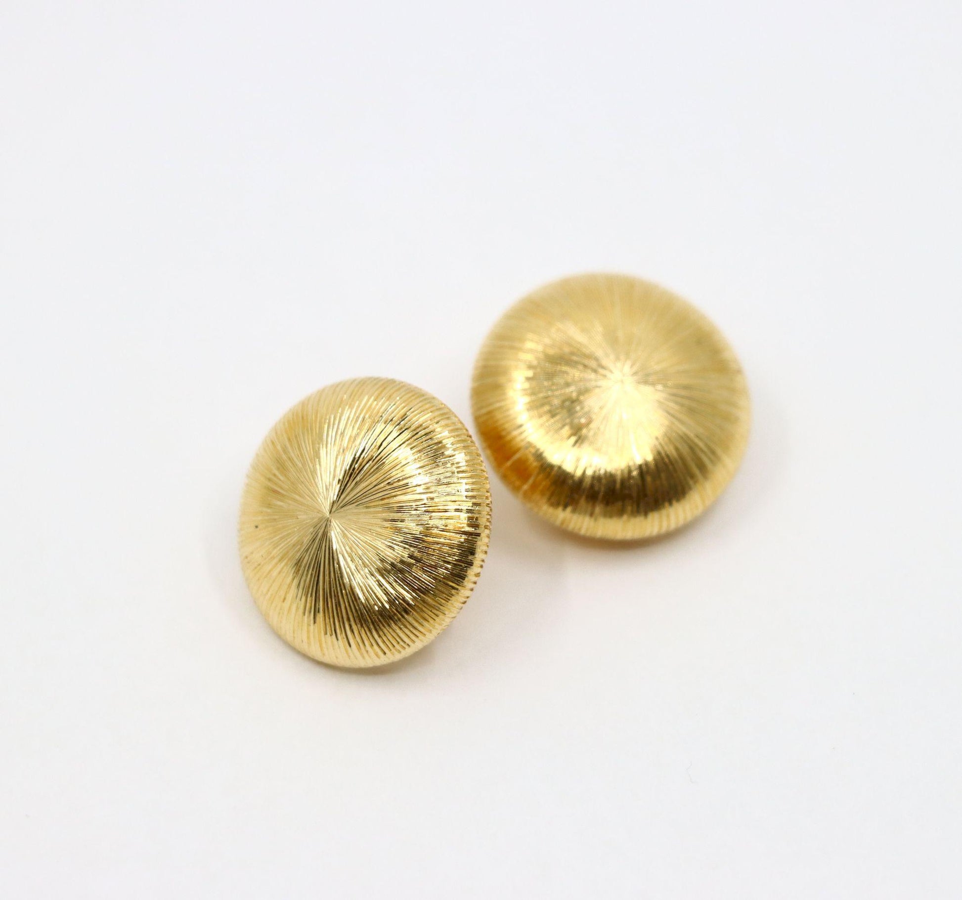 Buccellati 18K Gold Rigato Satin Finish Button Earrings