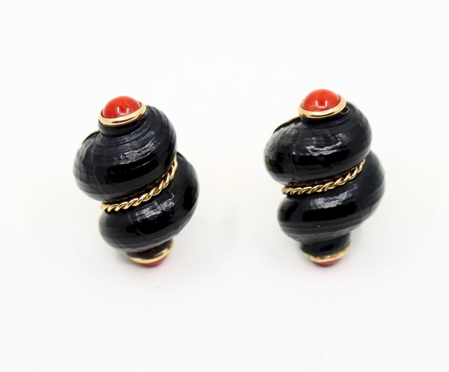 Vintage A.K Kolelni Gold Tone Black & Red Conch Earrings