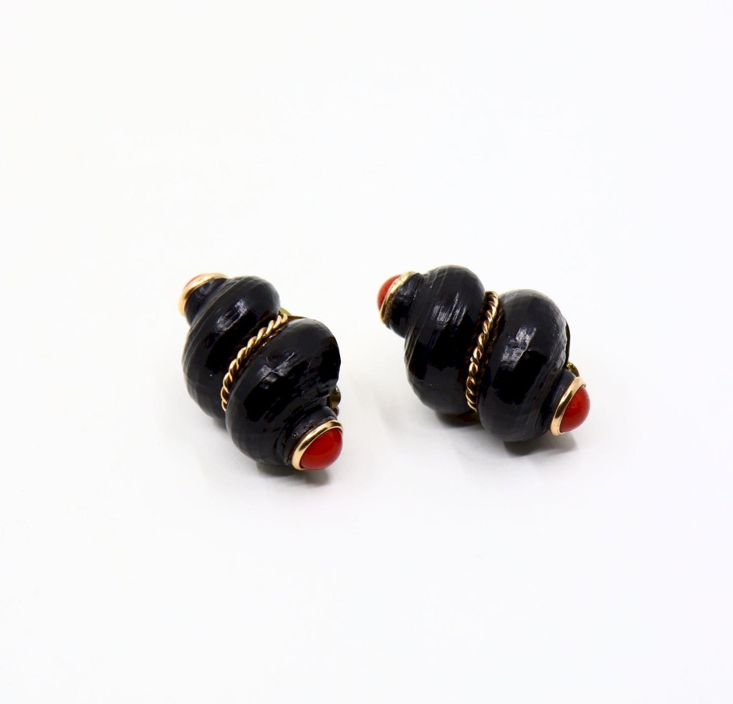 Vintage A.K Kolelni Gold Tone Black & Red Conch Earrings