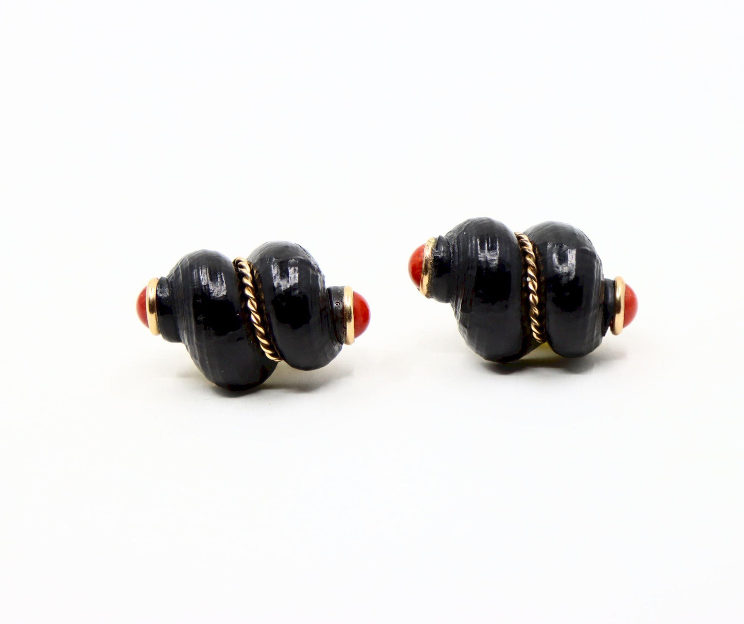 Vintage A.K Kolelni Gold Tone Black & Red Conch Earrings