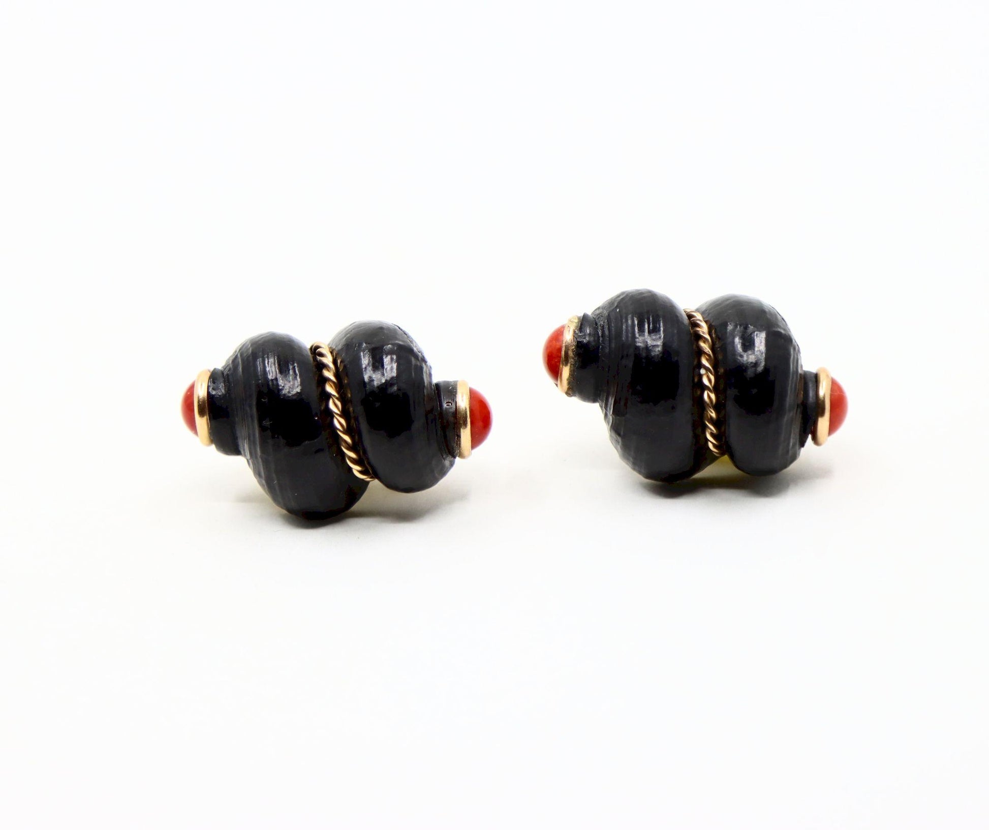 Vintage A.K Kolelni Gold Tone Black & Red Conch Earrings
