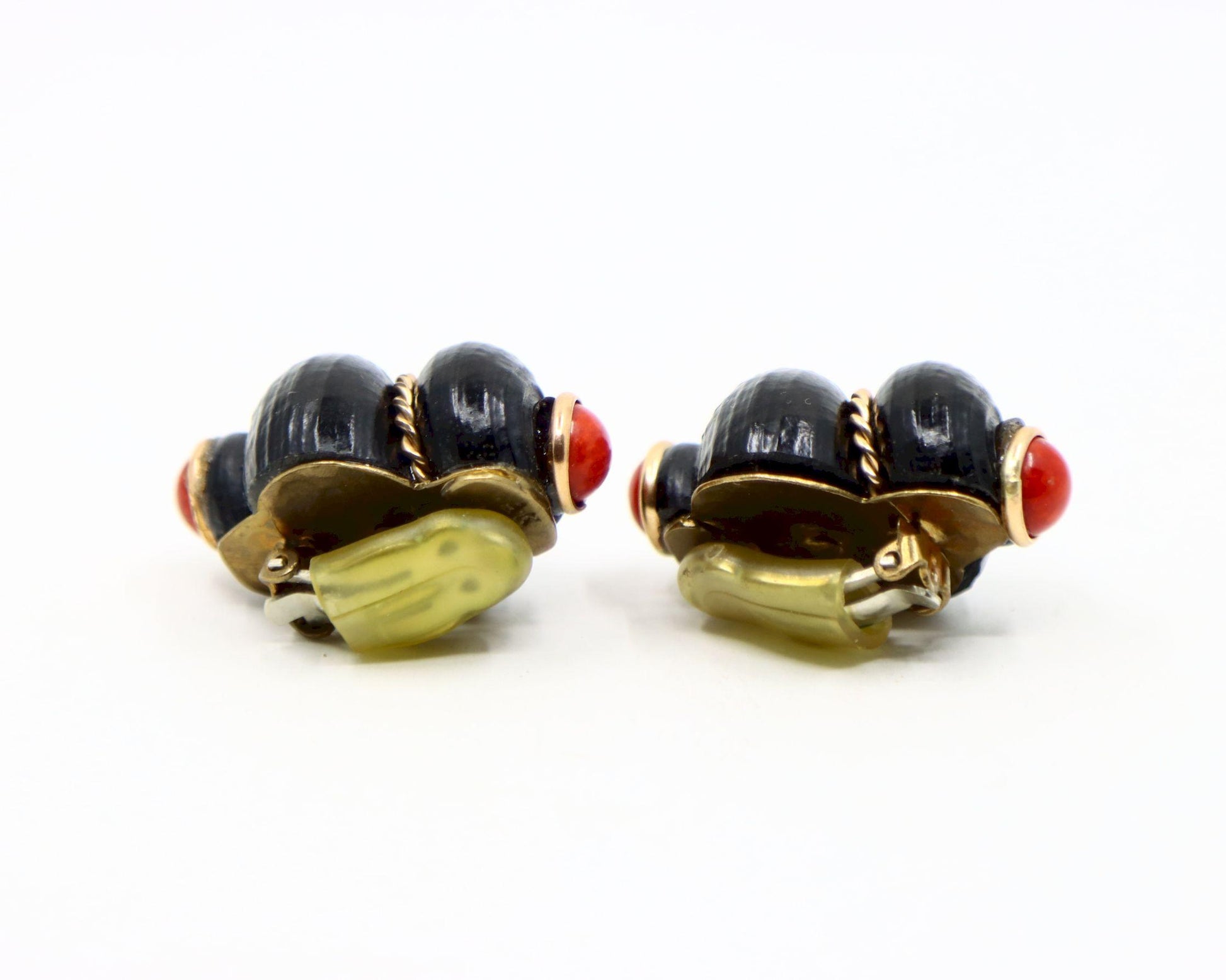 Vintage A.K Kolelni Gold Tone Black & Red Conch Earrings