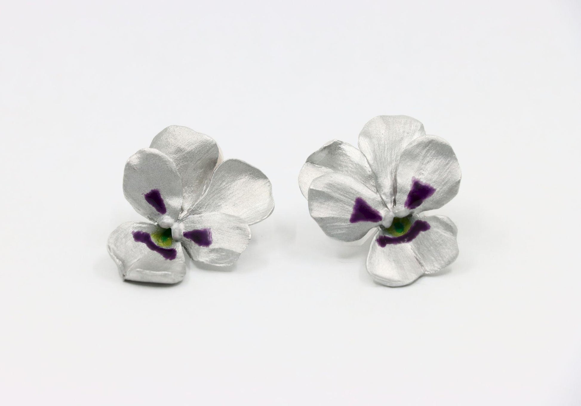 JAR PARIS 18K Gold Aluminum Pansy Flowers Earrings