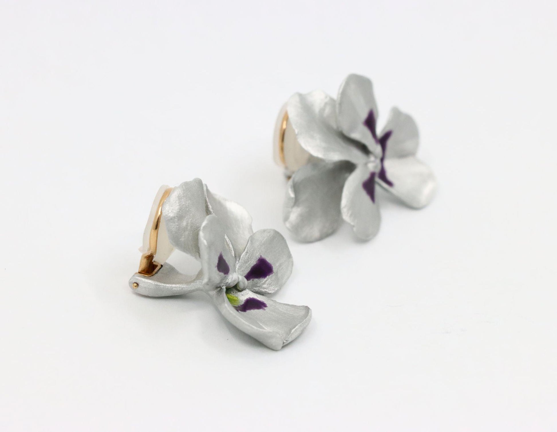 JAR PARIS 18K Gold Aluminum Pansy Flowers Earrings