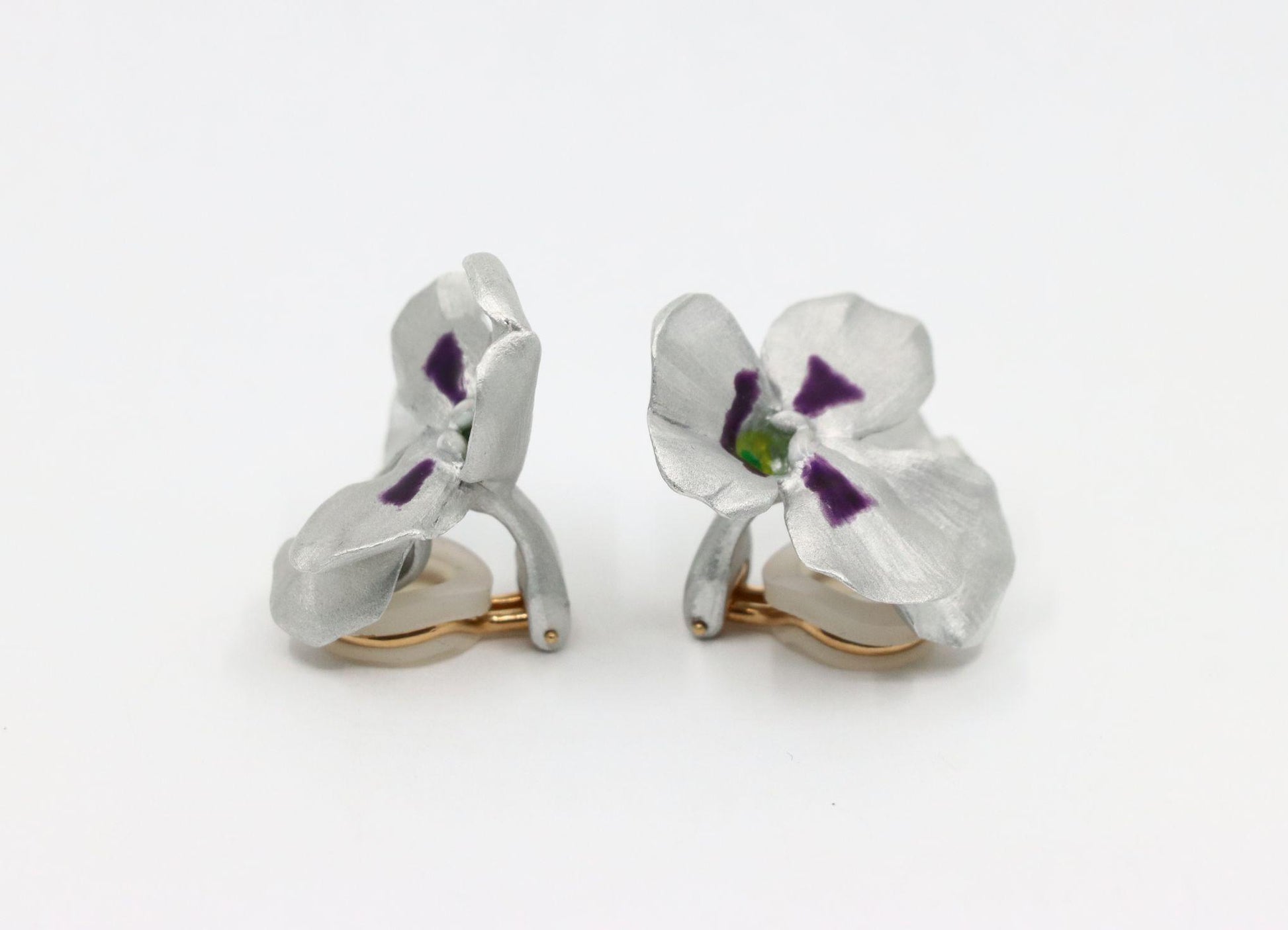 JAR PARIS 18K Gold Aluminum Pansy Flowers Earrings