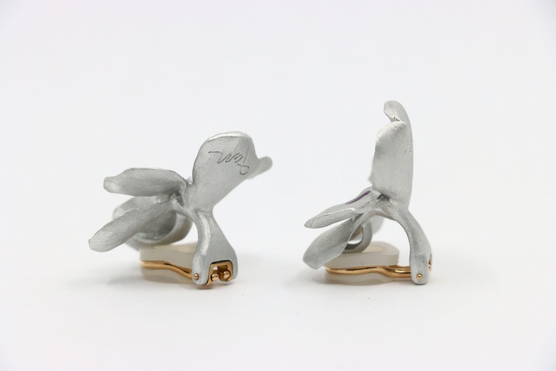 JAR PARIS 18K Gold Aluminum Pansy Flowers Earrings