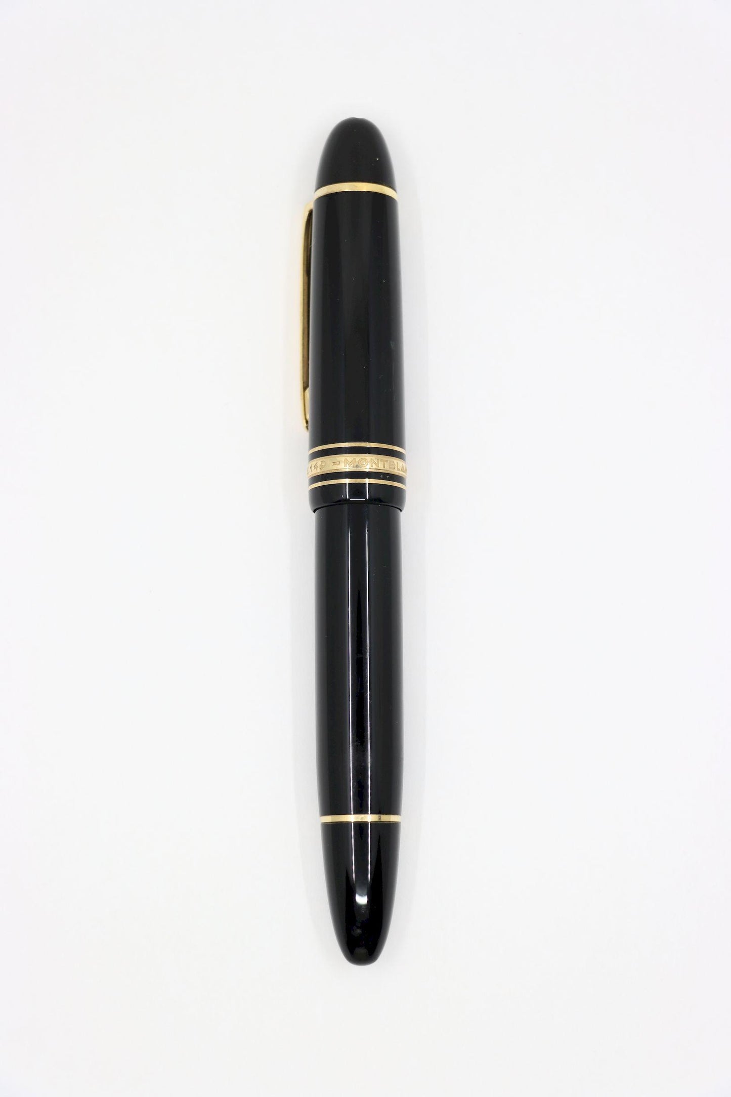 Montblanc Meisterstück Classique 18K Gold Trim Fountain Pen