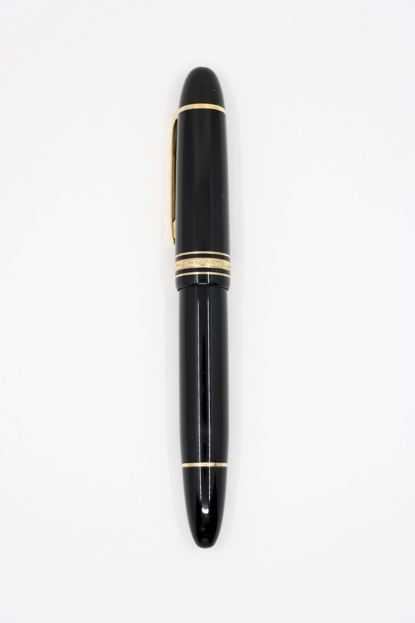 Montblanc Meisterstück Classique 18K Gold Trim Fountain Pen