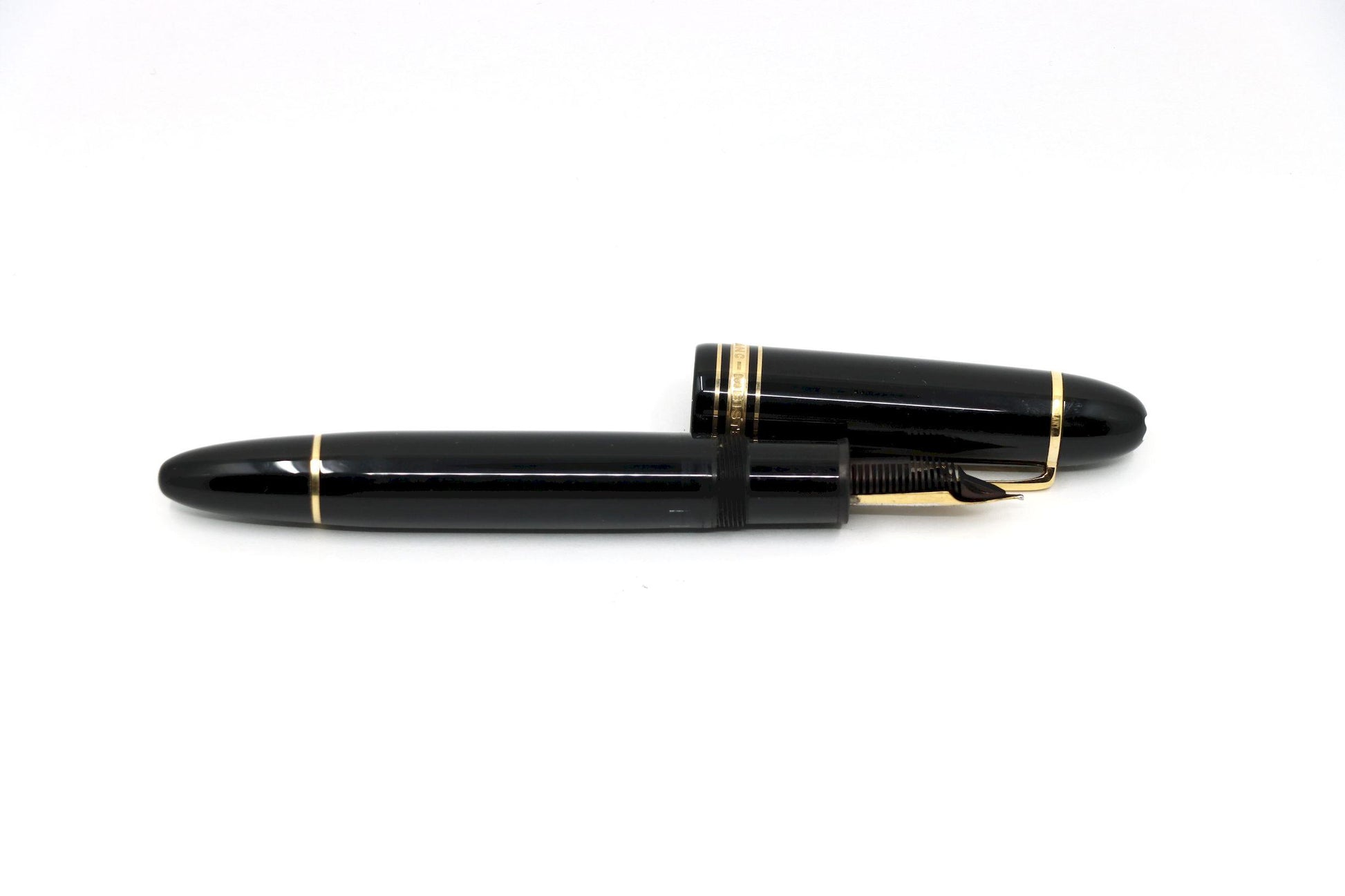 Montblanc Meisterstück Classique 18K Gold Trim Fountain Pen