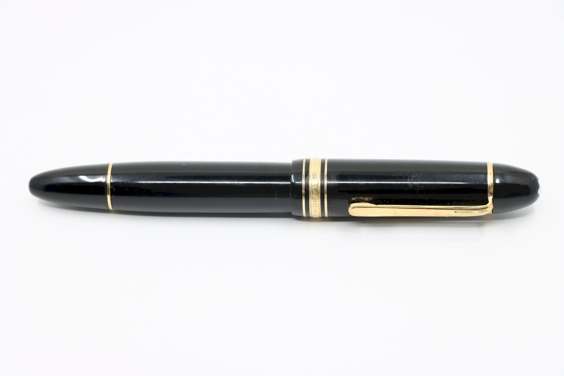 Montblanc Meisterstück Classique 18K Gold Trim Fountain Pen