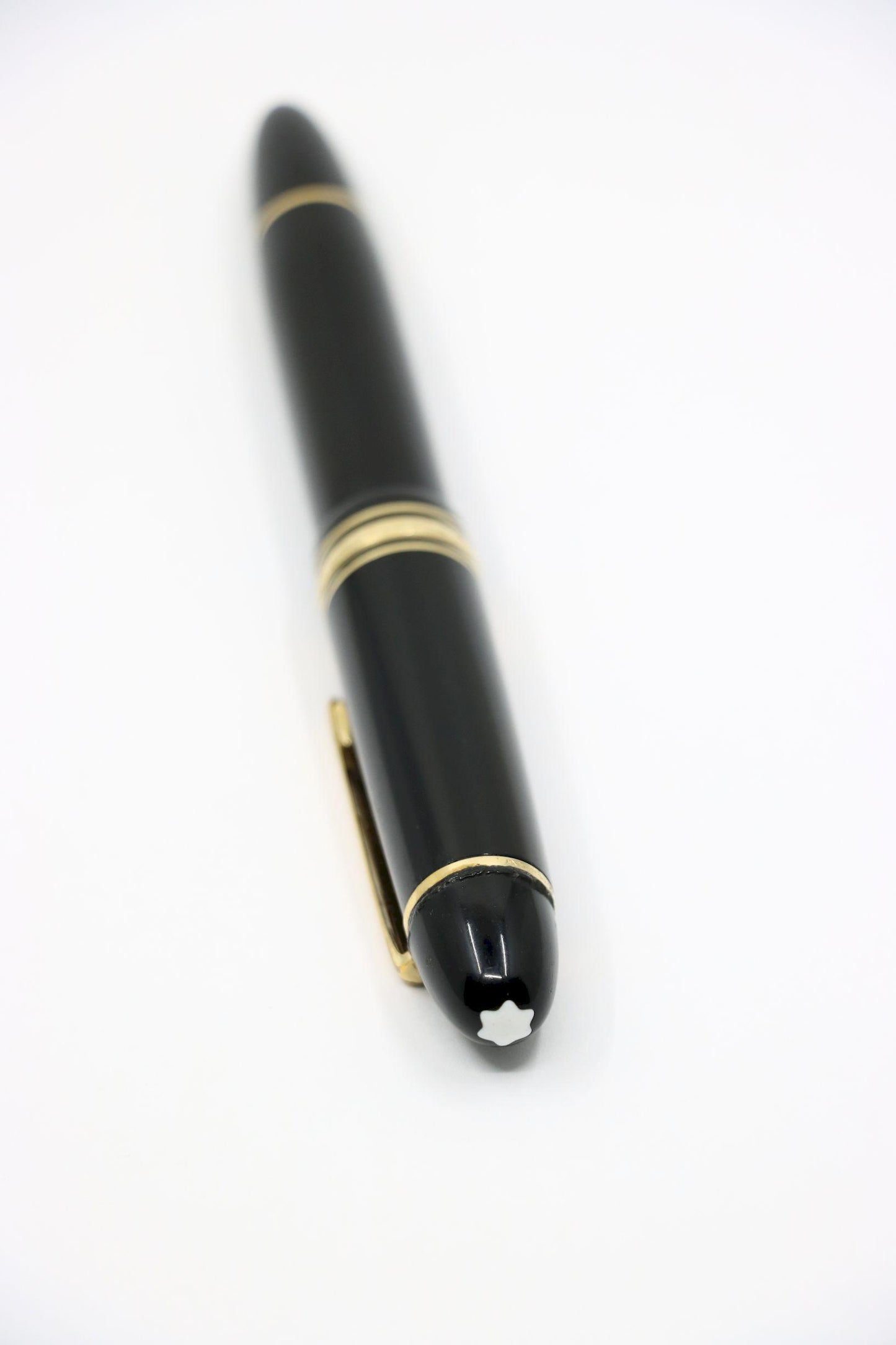 Montblanc Meisterstück Classique 14K Gold Trim Fountain Pen