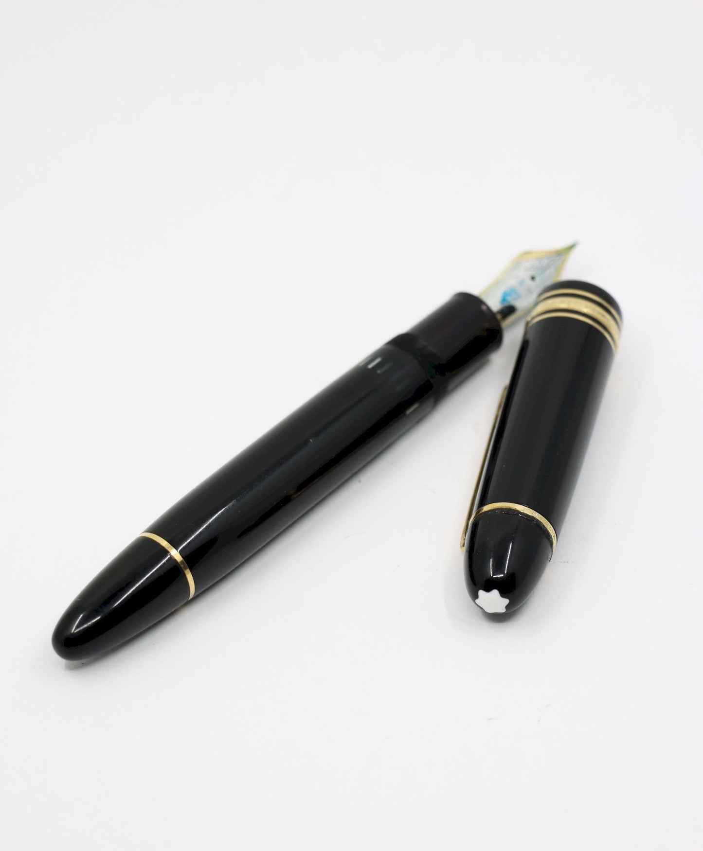 Montblanc Meisterstück Classique 14K Gold Trim Fountain Pen