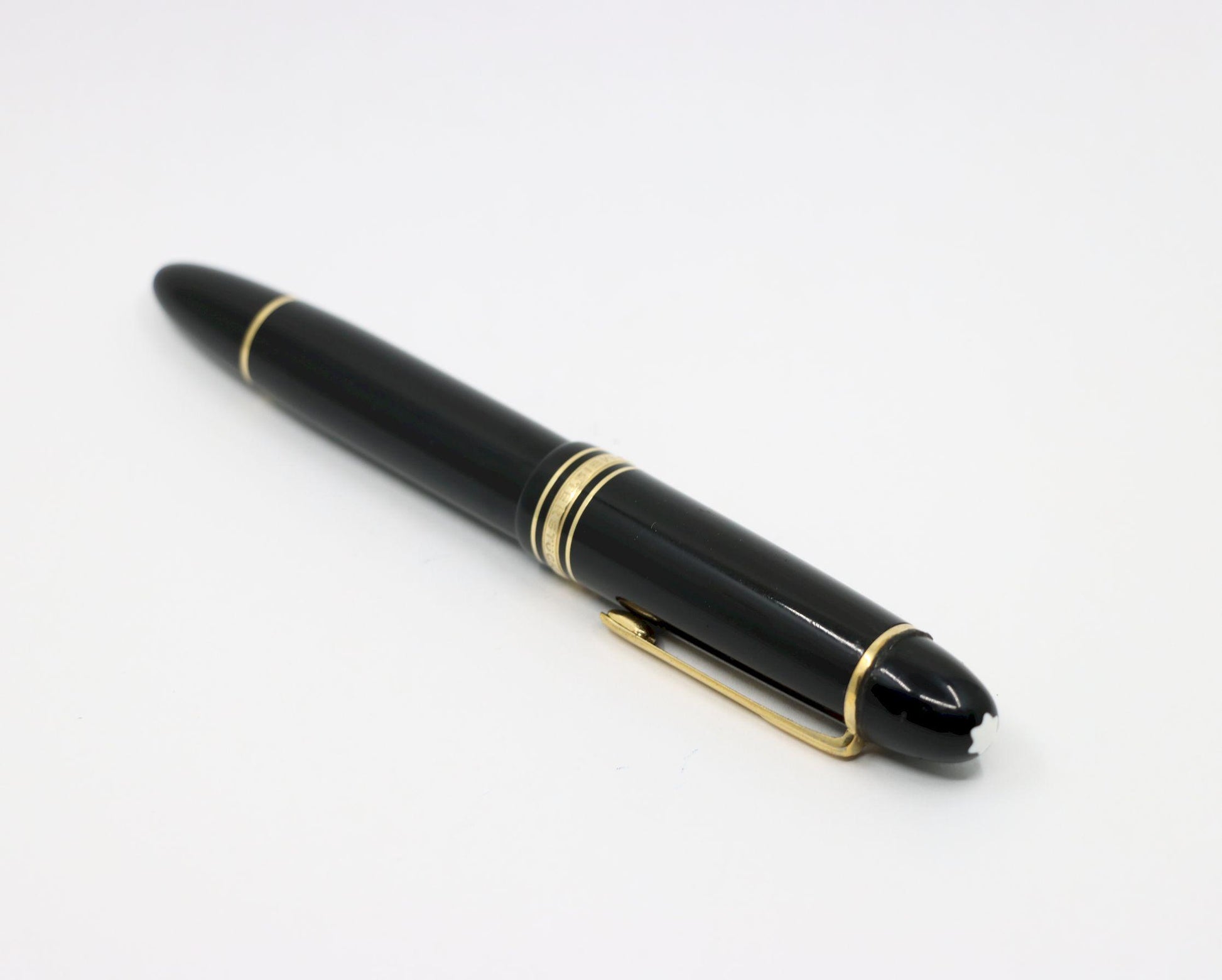 Montblanc Meisterstück Classique 14K Gold Trim Fountain Pen