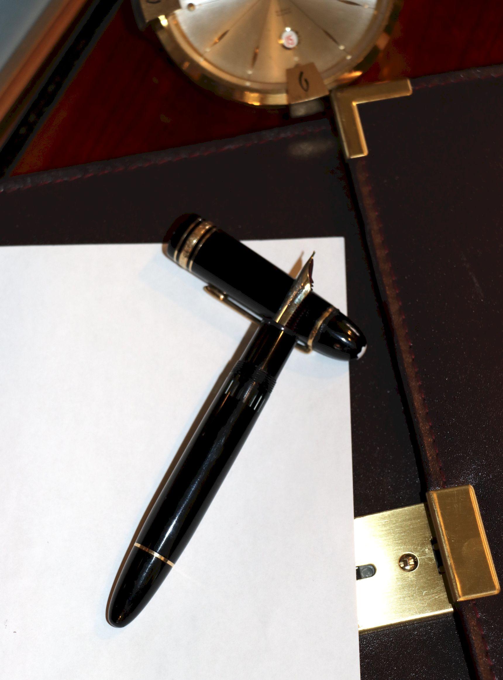 Montblanc Meisterstück Classique 14K Gold Trim Fountain Pen