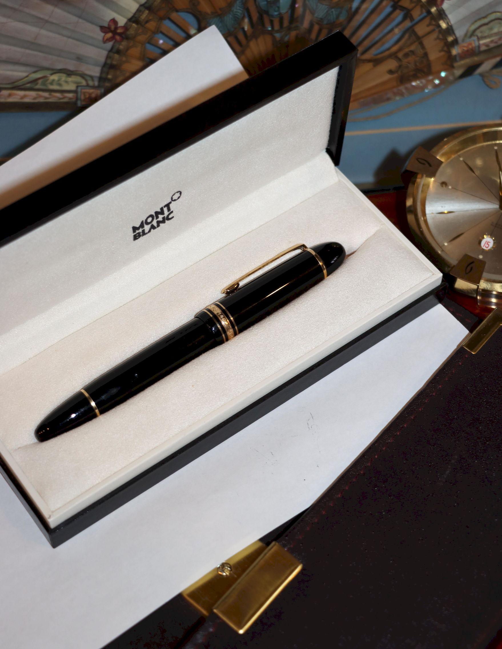 Montblanc Meisterstück Classique 18K Gold Trim Fountain Pen