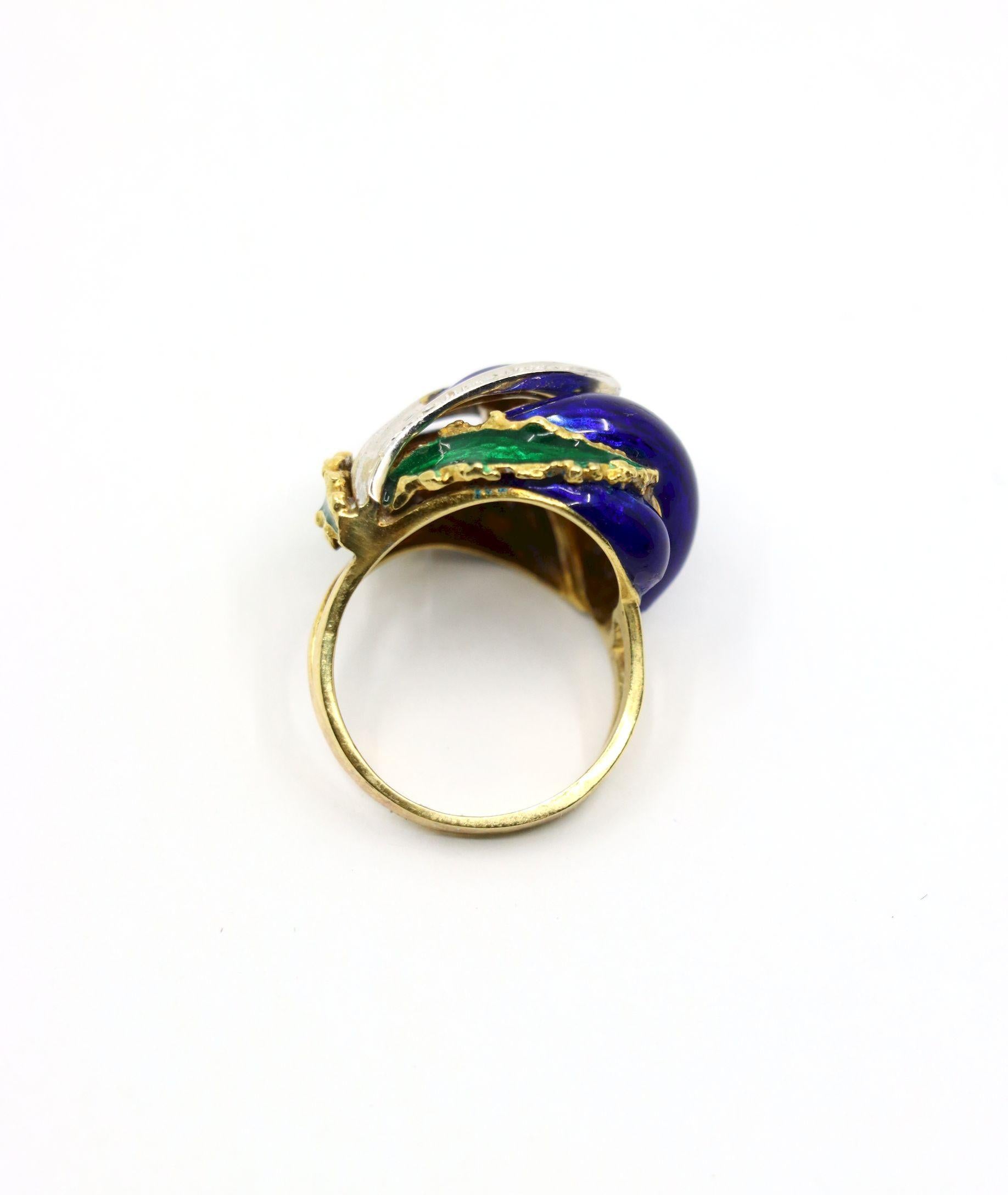Vintage 18K Gold Diamond Enamel Ring