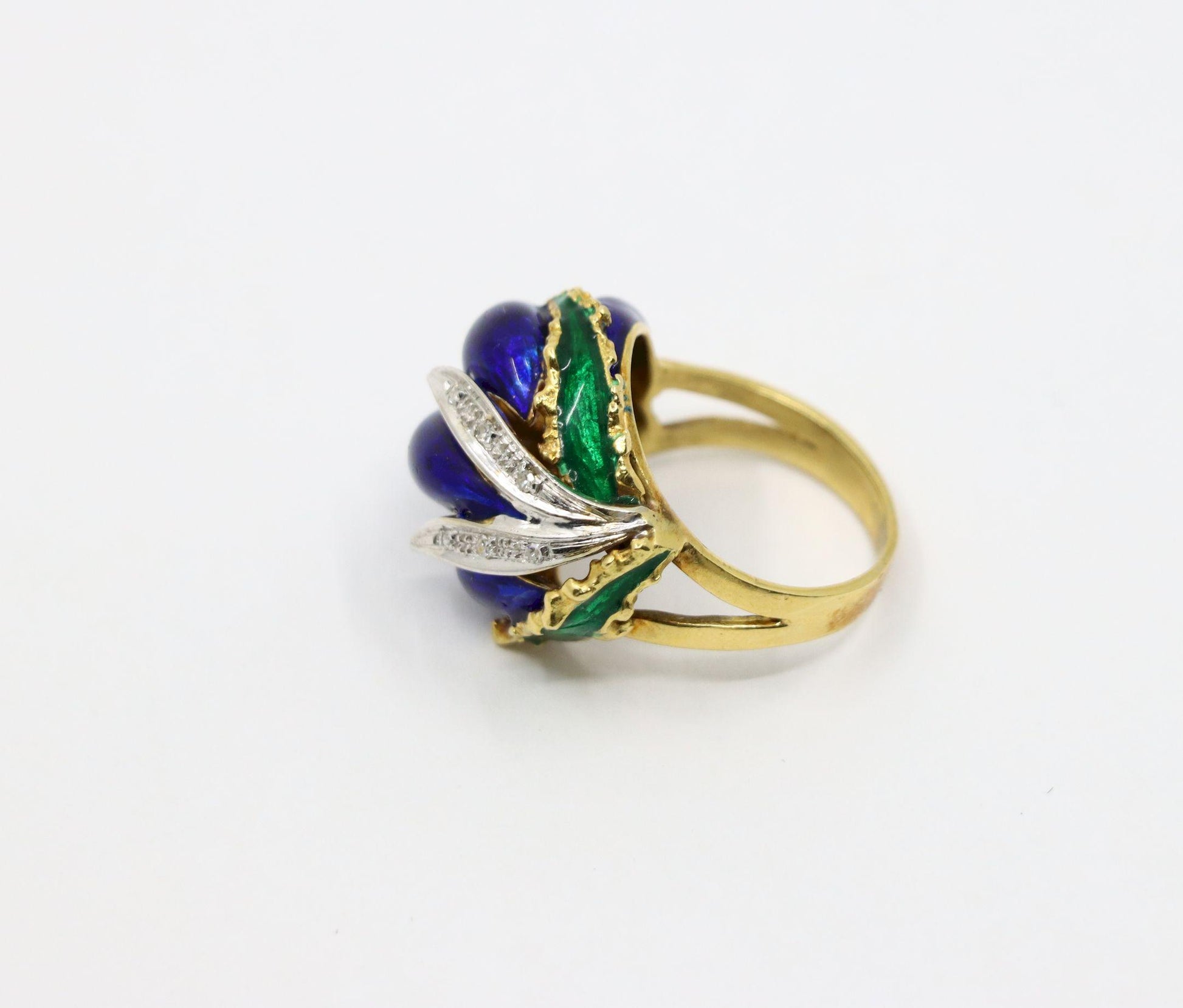 Vintage 18K Gold Diamond Enamel Ring