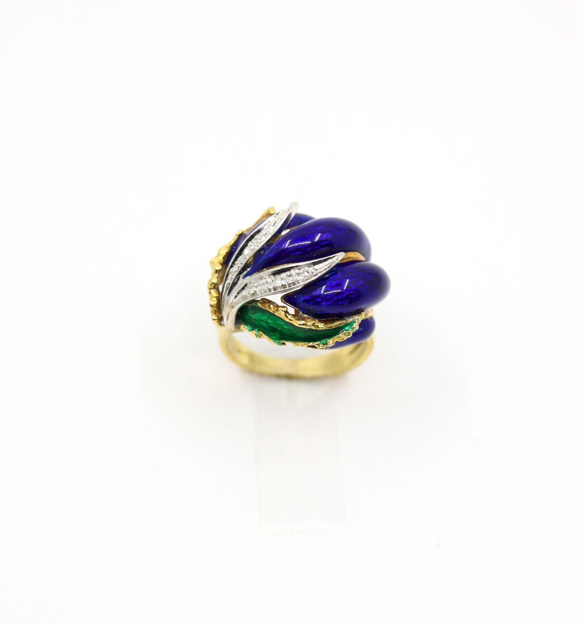 Vintage 18K Gold Diamond Enamel Ring