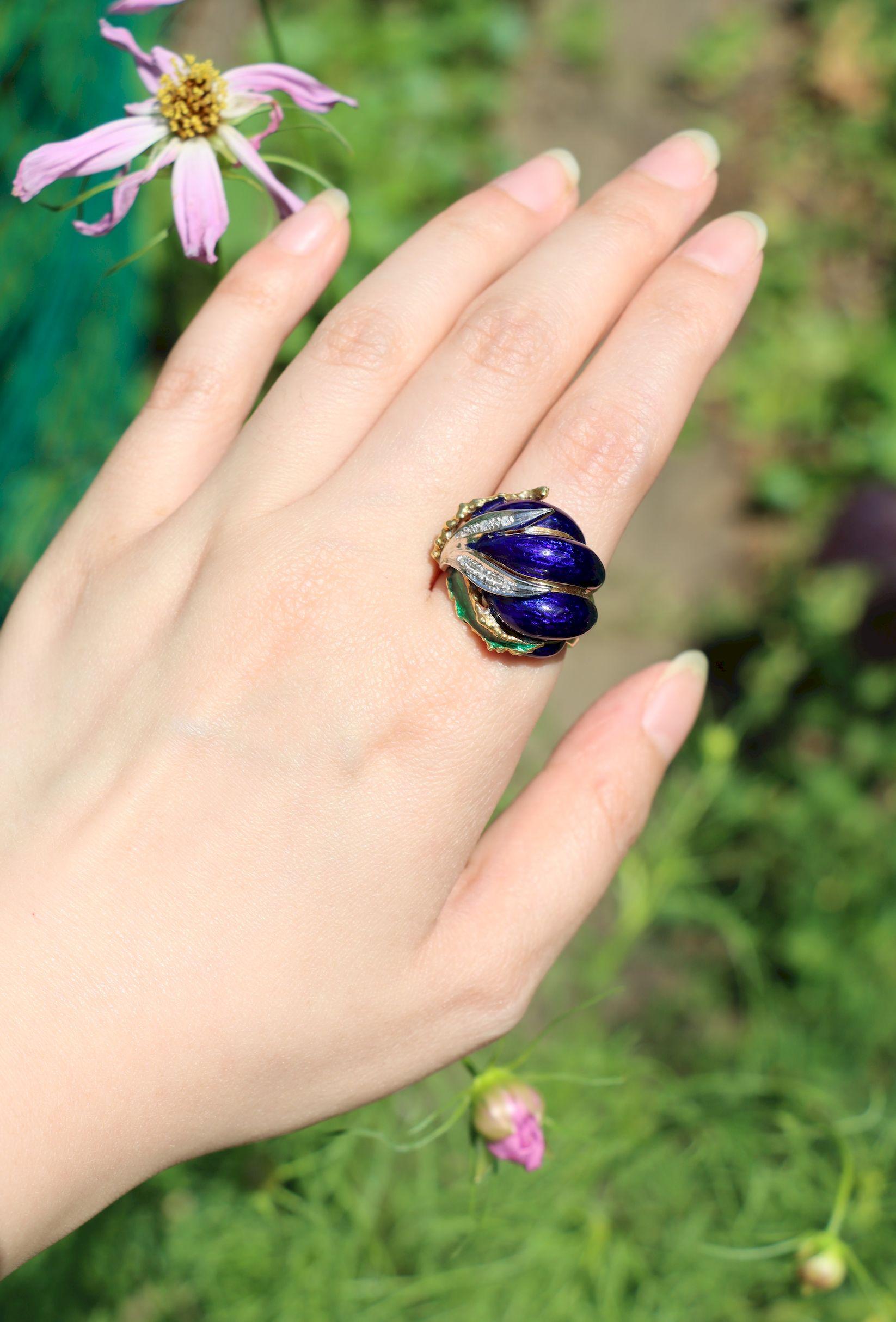 Vintage 18K Gold Diamond Enamel Ring