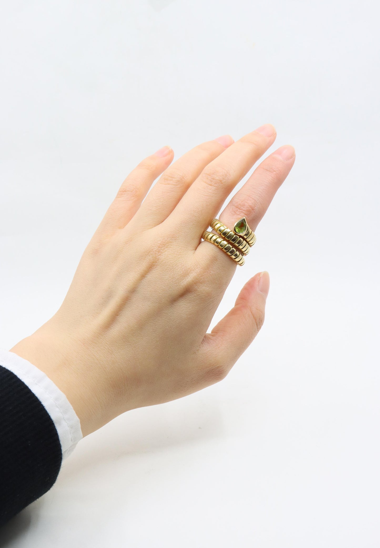 Bulgari Tubogas Serpenti Peridot 18k Yellow Gold 3-Row Ring