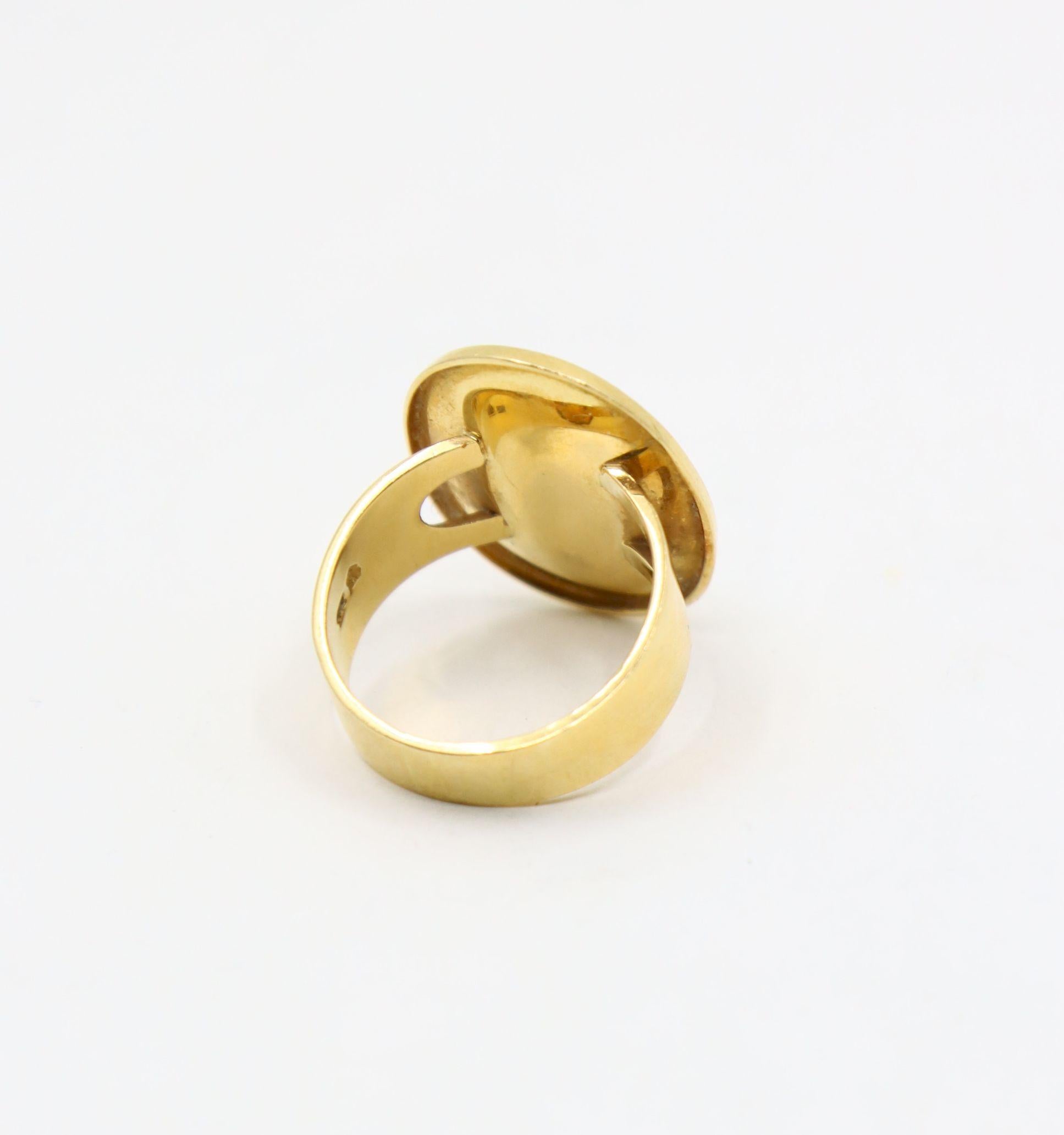 Vintage 18K Gold Opal Cabochon Ring