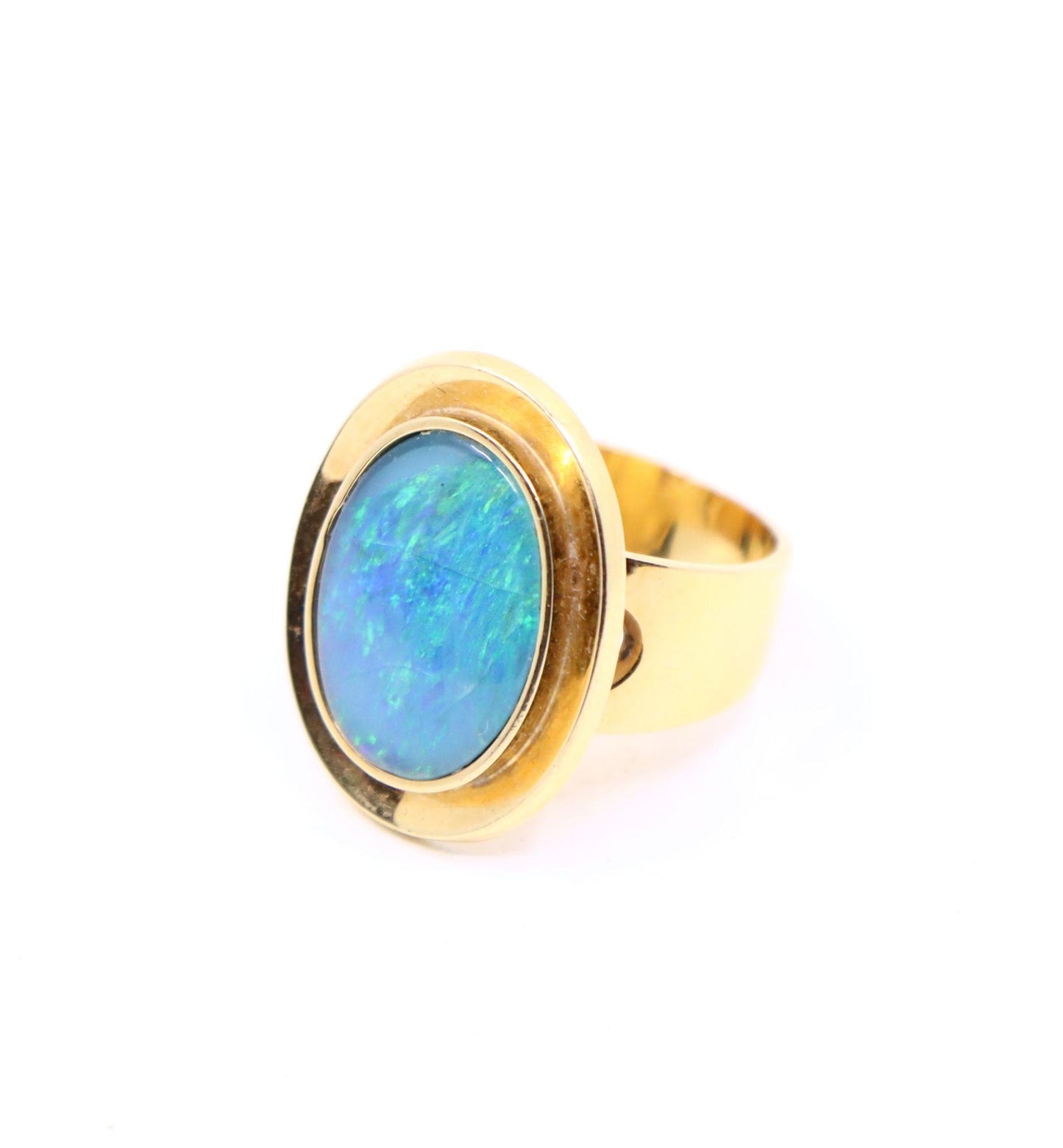 Vintage 18K Gold Opal Cabochon Ring