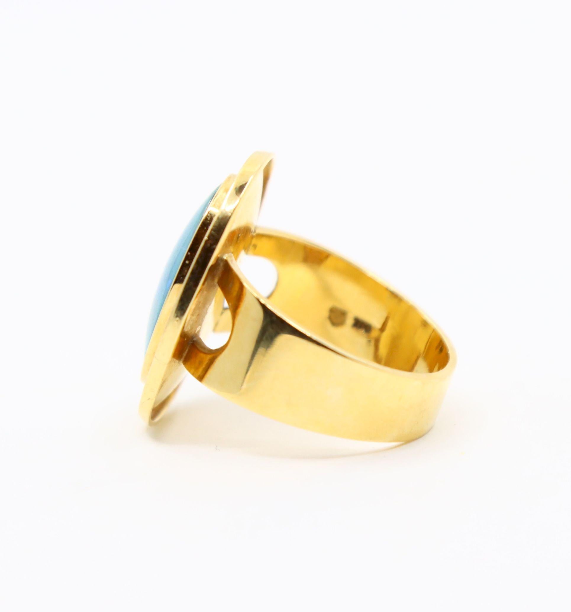 Vintage 18K Gold Opal Cabochon Ring