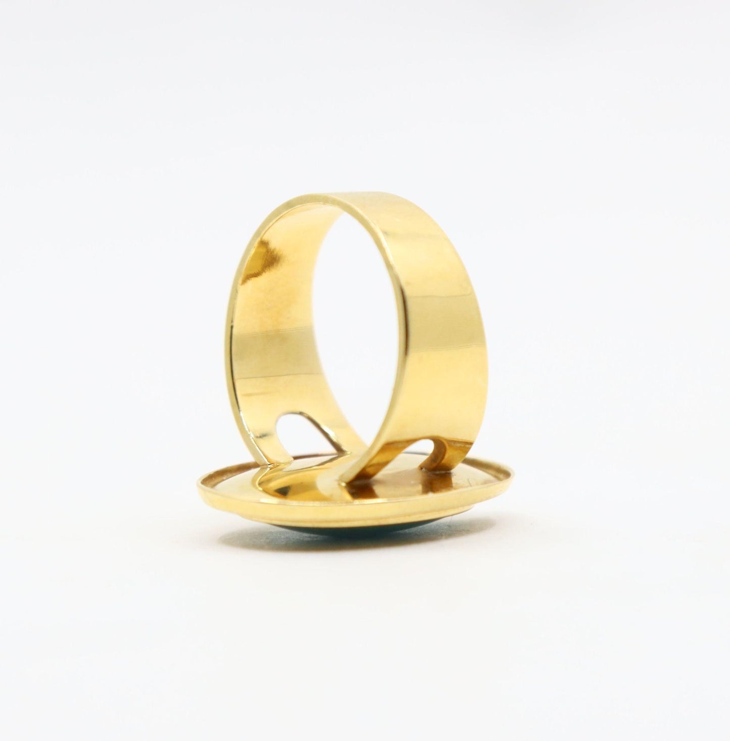 Vintage 18K Gold Opal Cabochon Ring
