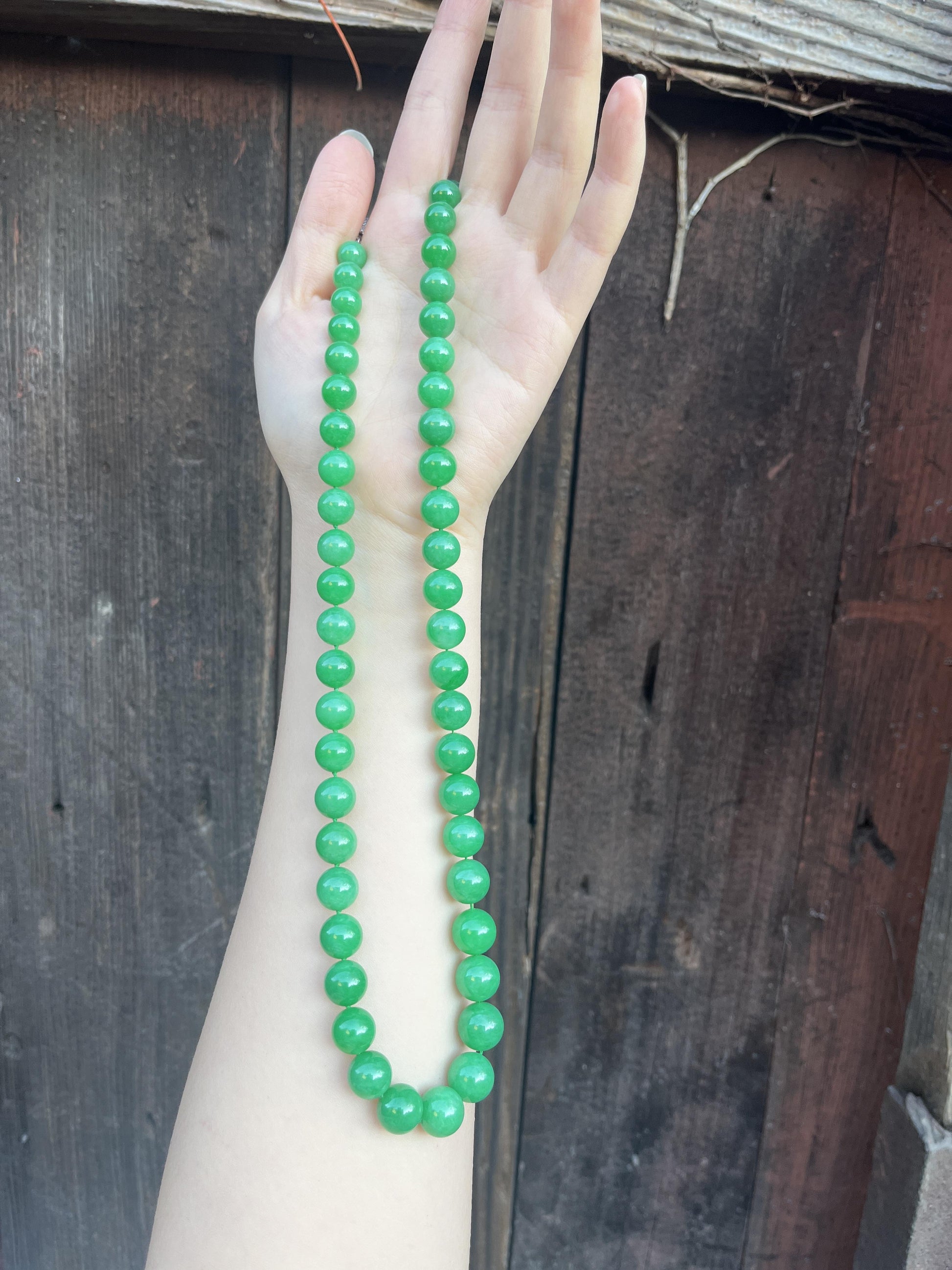 18K White Gold Jadeite Bead Necklace