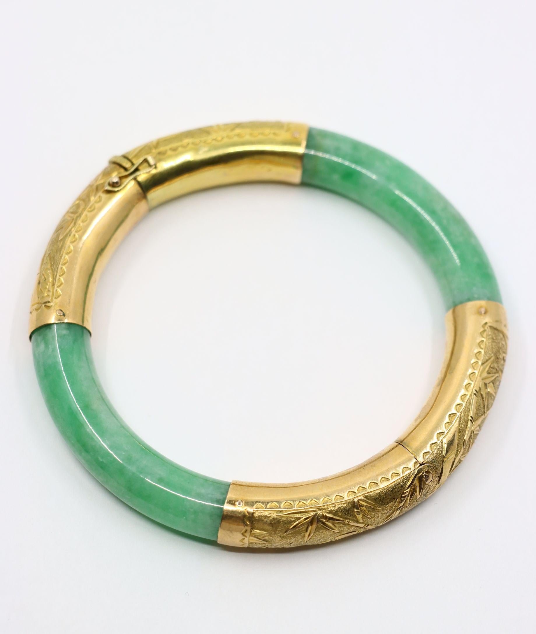 Vintage 14K Gold Green Jade Bracelet