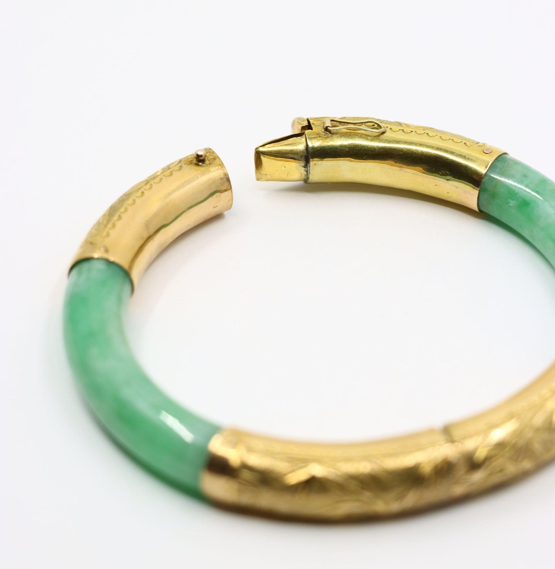 Vintage 14K Gold Green Jade Bracelet