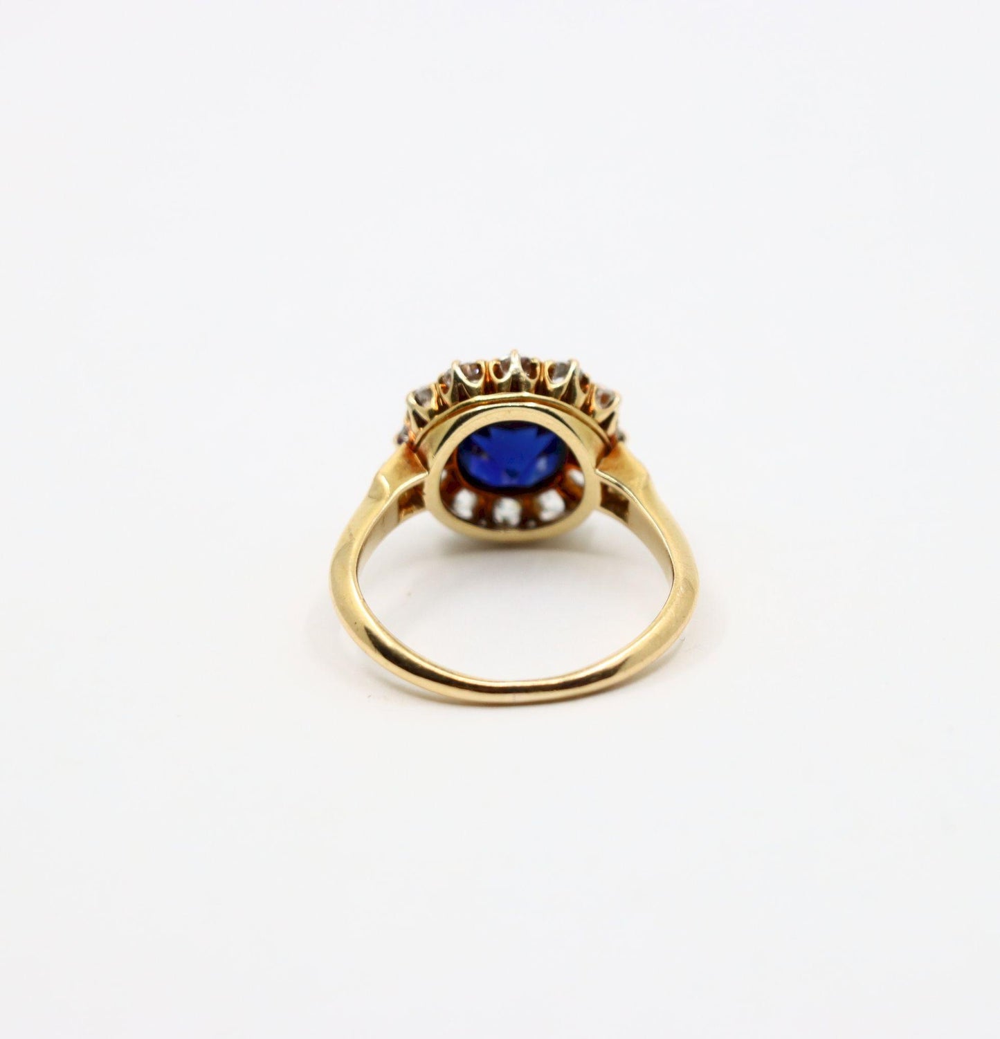 Vintage 18K Gold Diamond Sapphire Ring