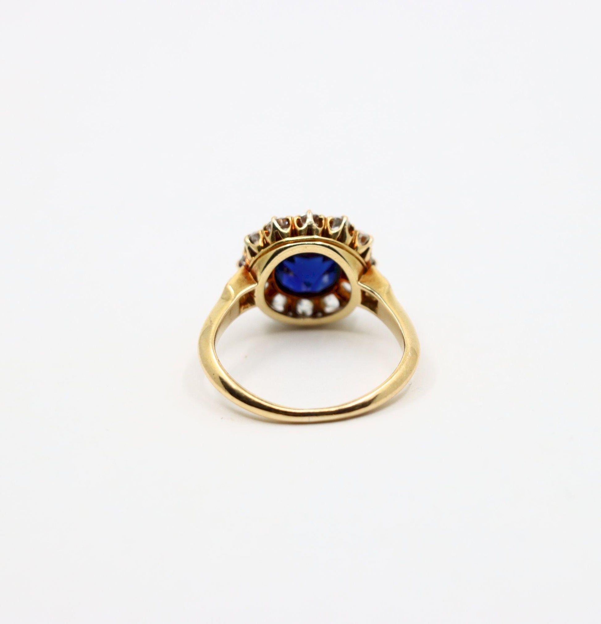 Vintage 18K Gold Diamond Sapphire Ring