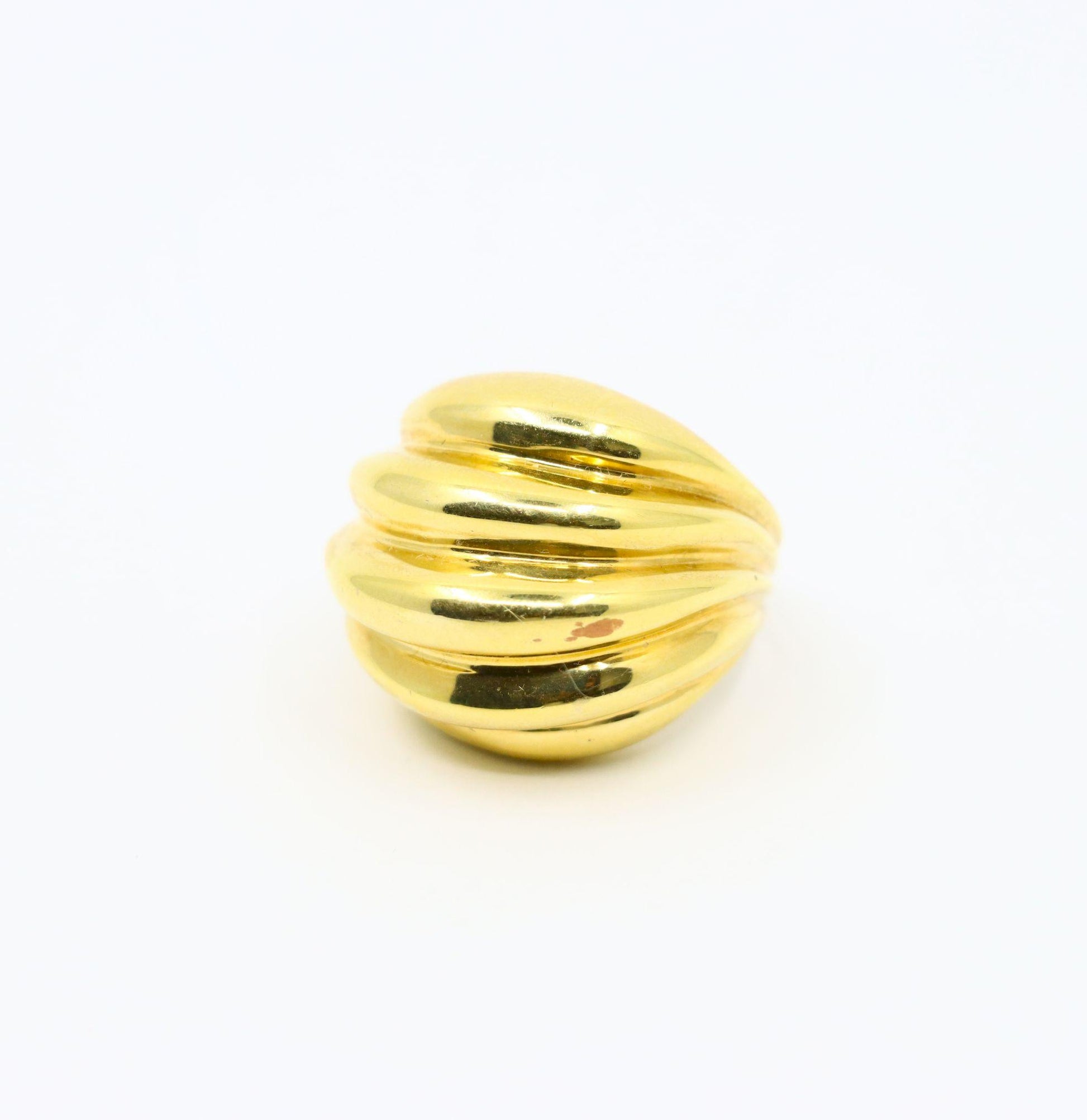 Vintage 18K Gold Wave Ring