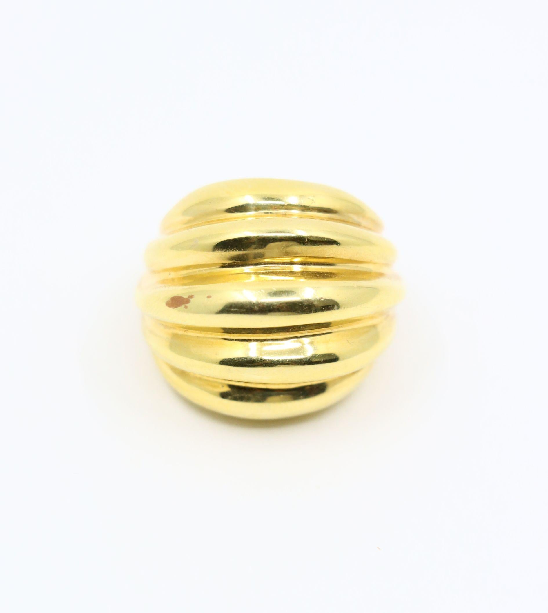 Vintage 18K Gold Wave Ring