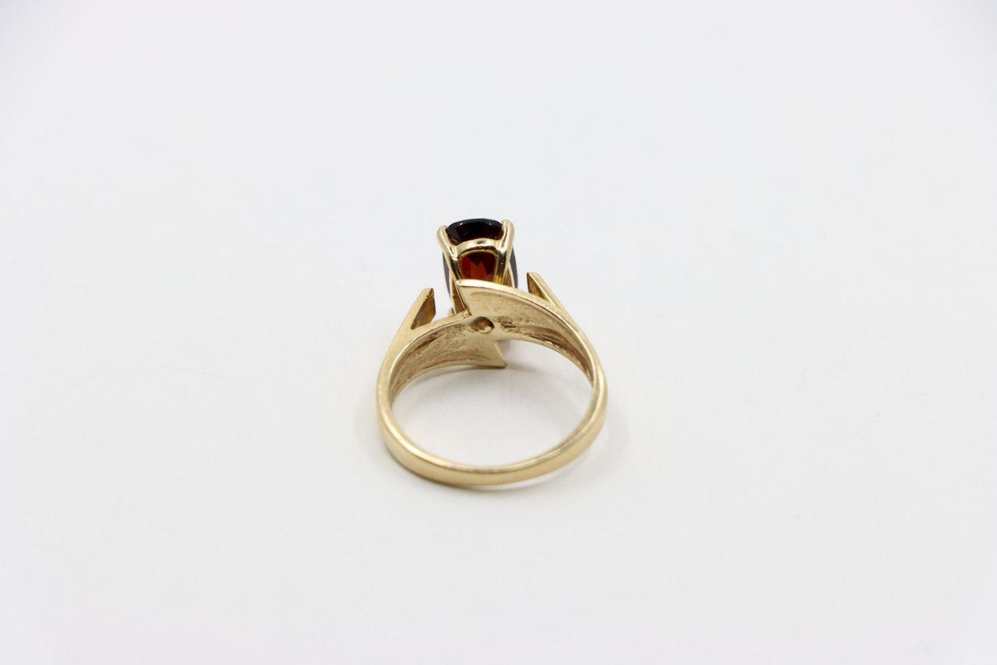 Vintage 14K Gold Garnet Ring