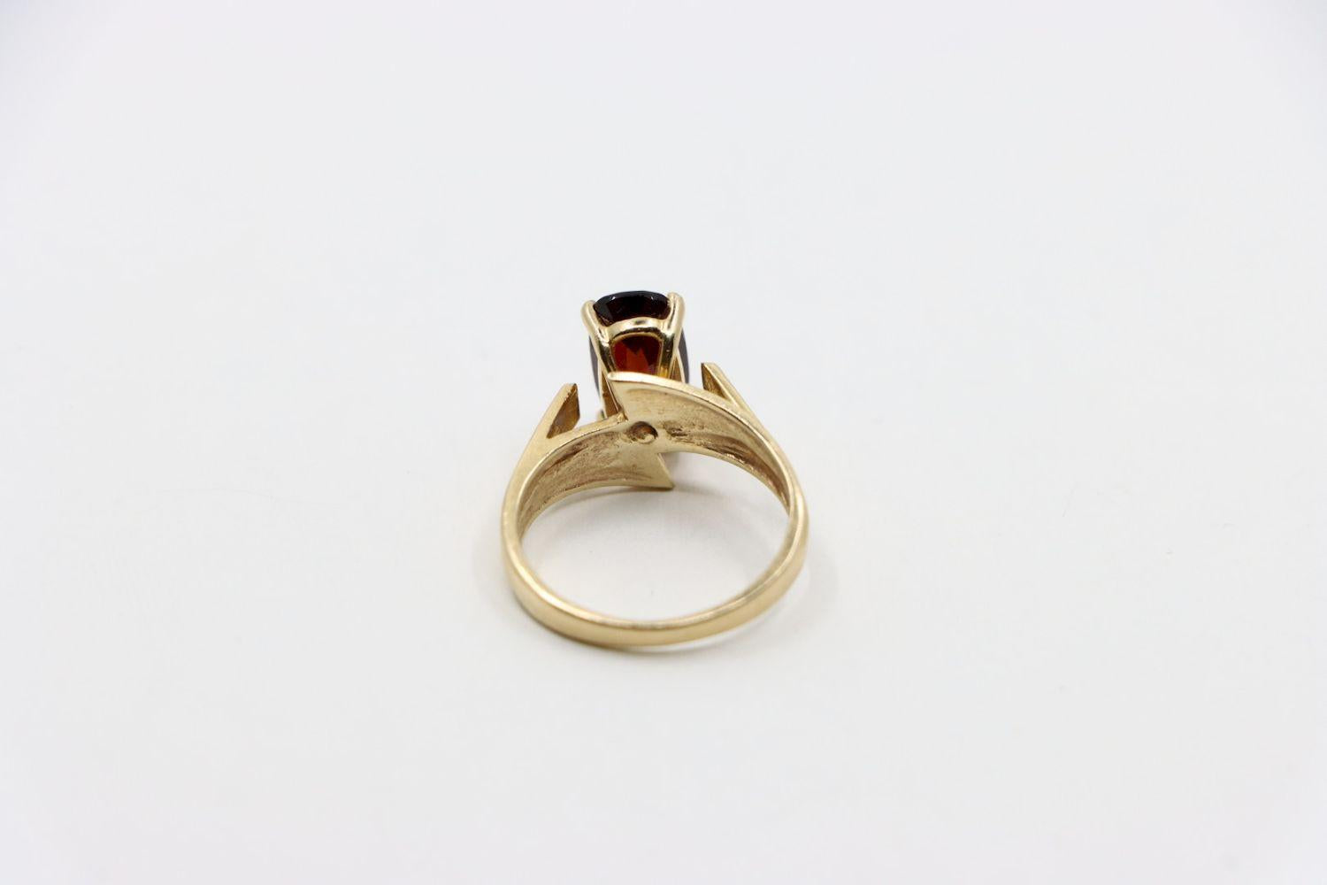 Vintage 14K Gold Garnet Ring